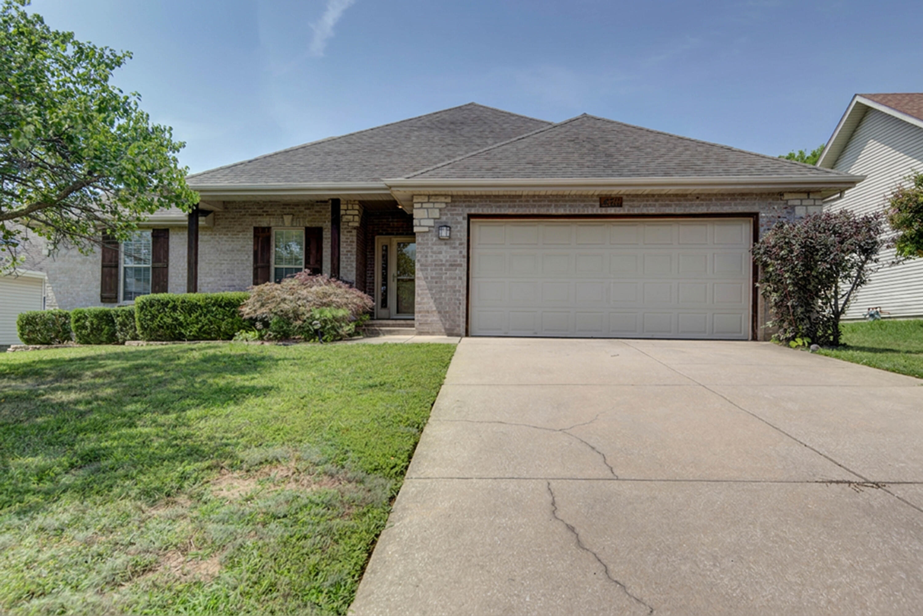 439 South River Birch Drive Property Photo 1