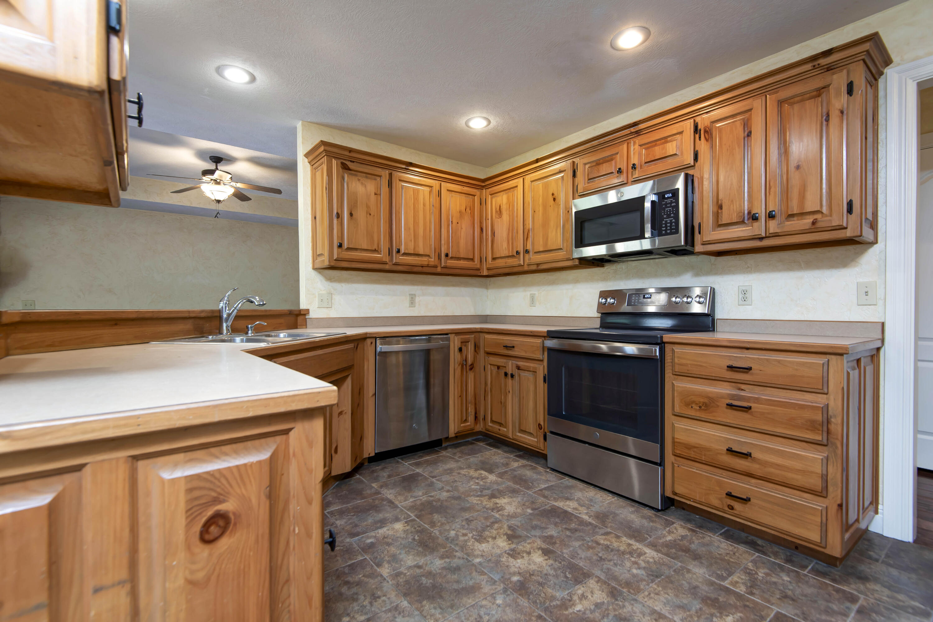 439 South River Birch Drive Property Photo 11