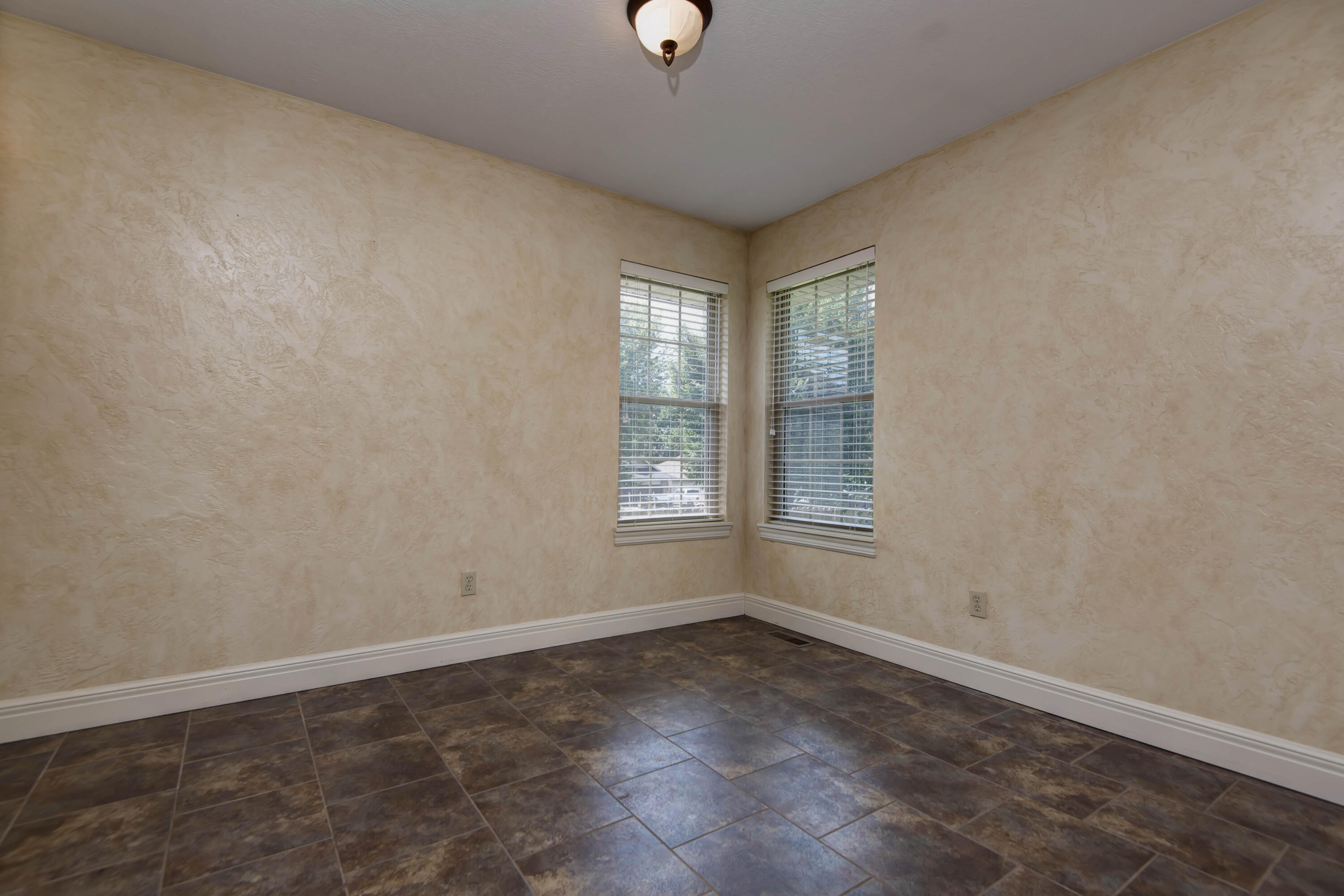 439 South River Birch Drive Property Photo 14