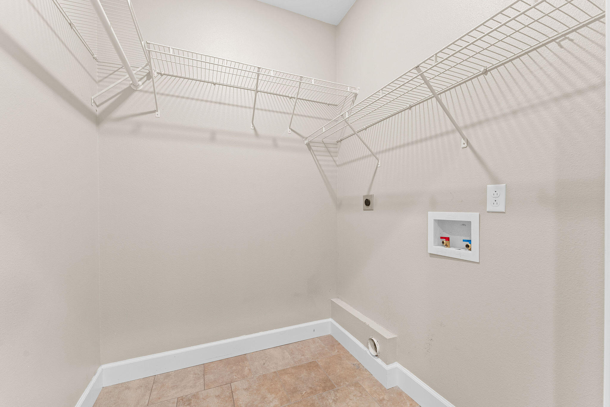 311 Stillwood Drive Property Photo 21