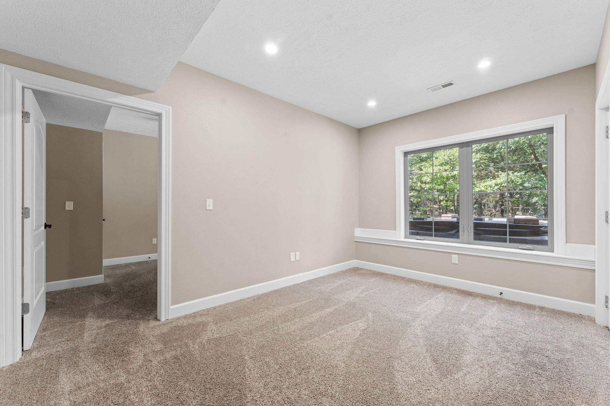 311 Stillwood Drive Property Photo 28