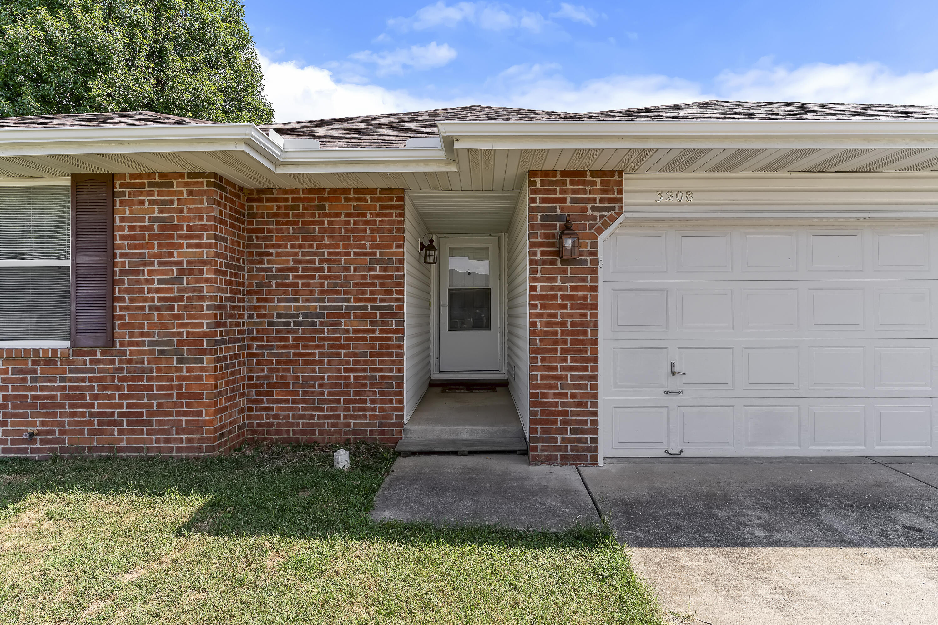3208 West Scott Street Property Photo 2