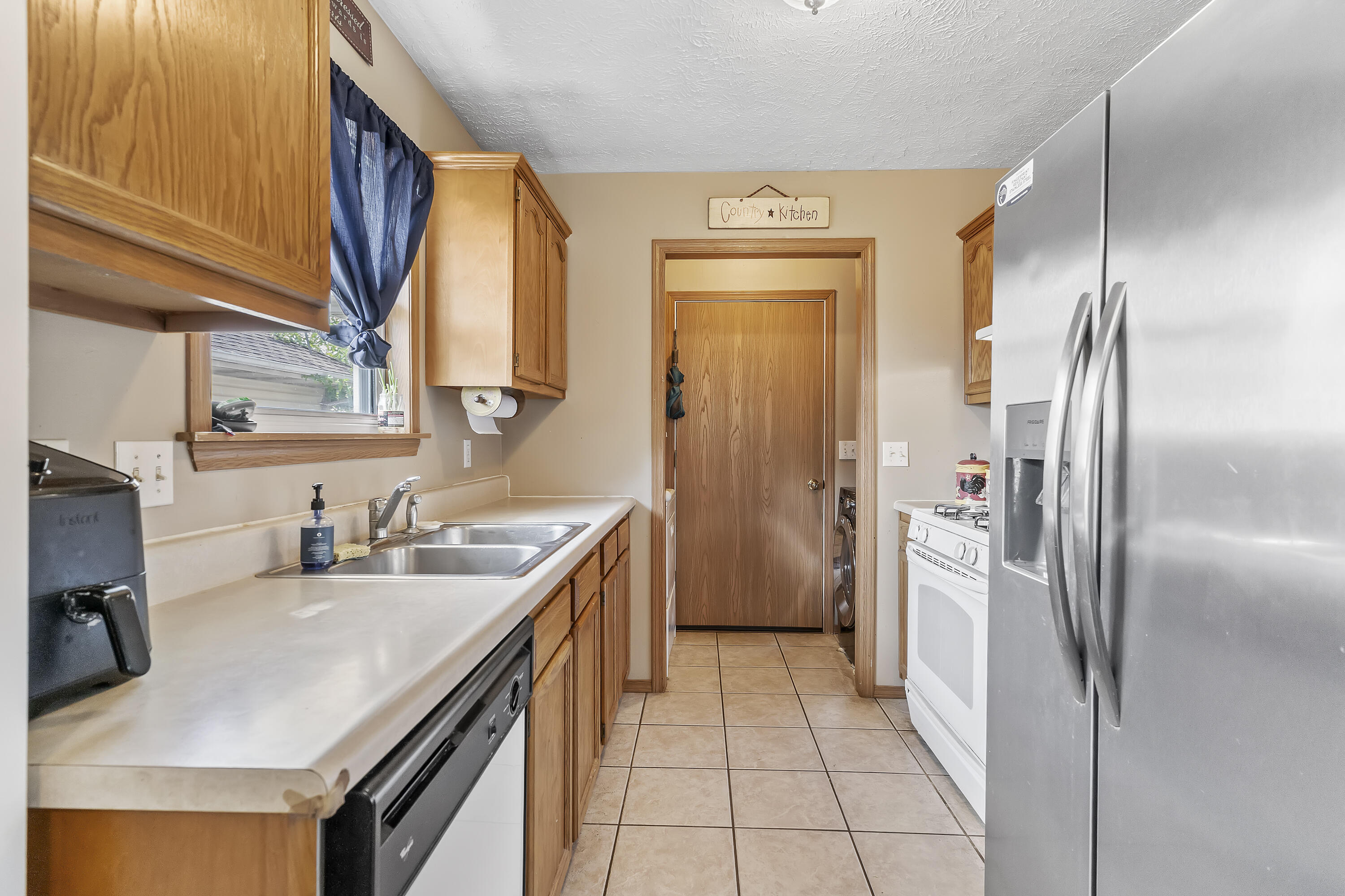 3208 West Scott Street Property Photo 11