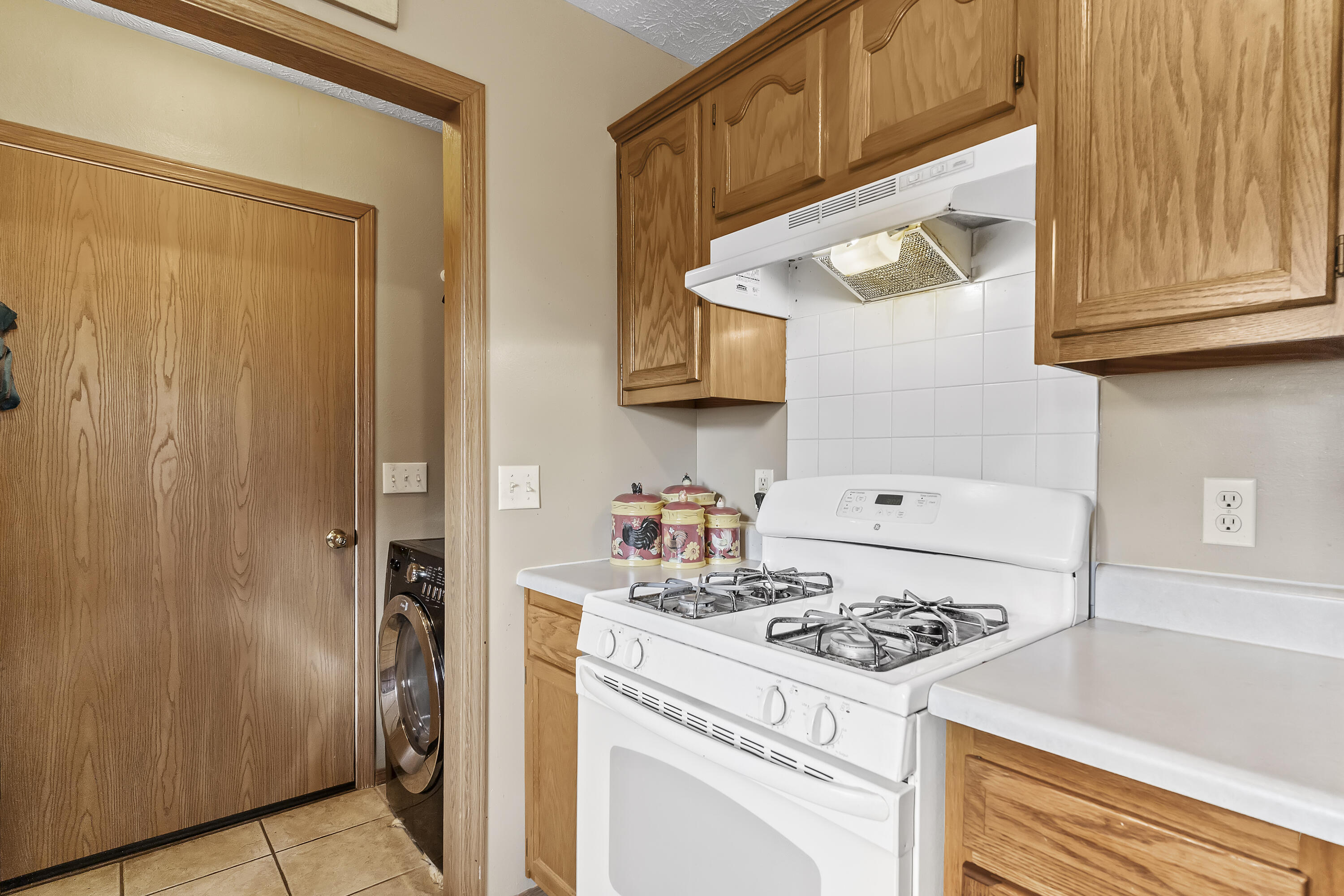 3208 West Scott Street Property Photo 13
