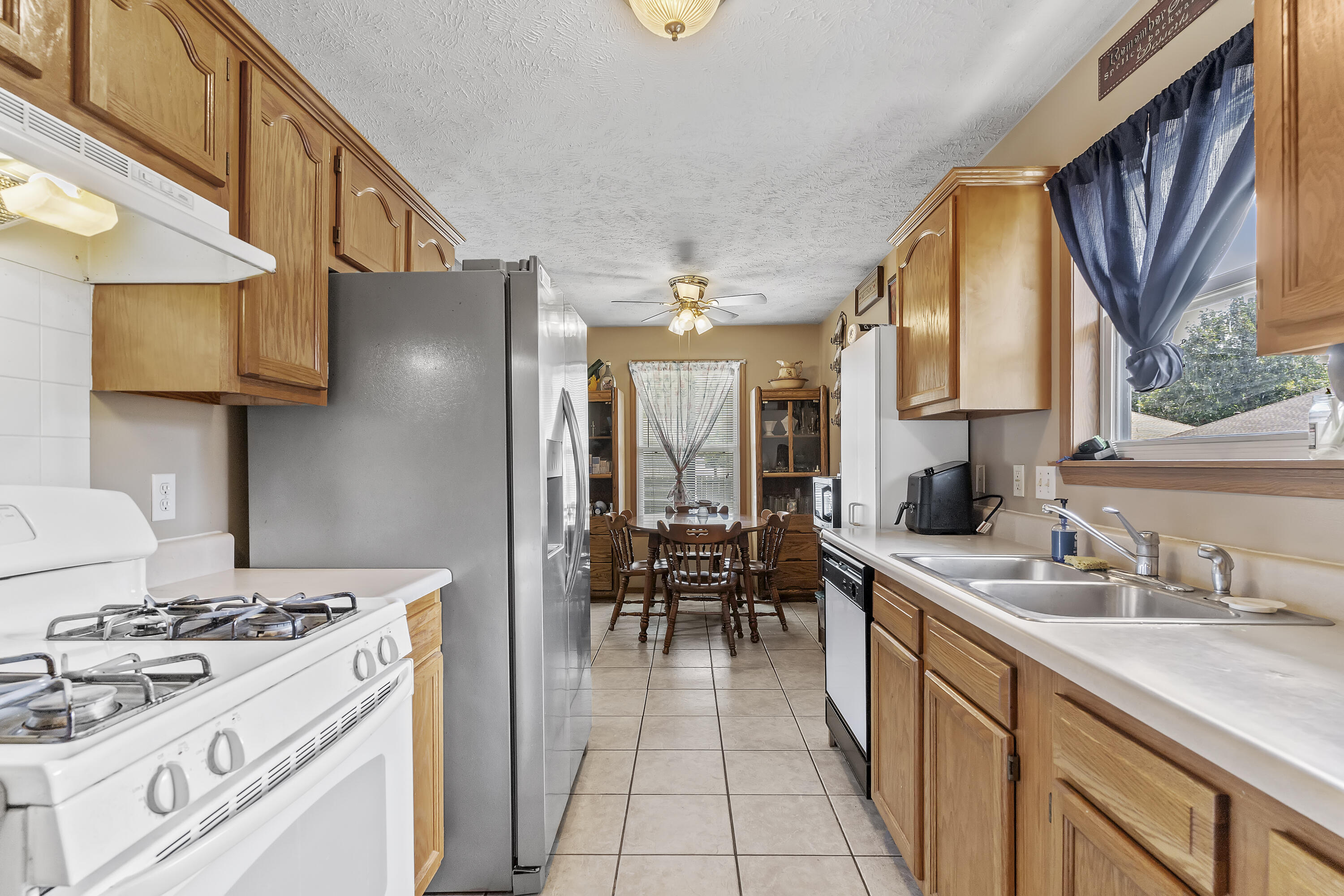 3208 West Scott Street Property Photo 14