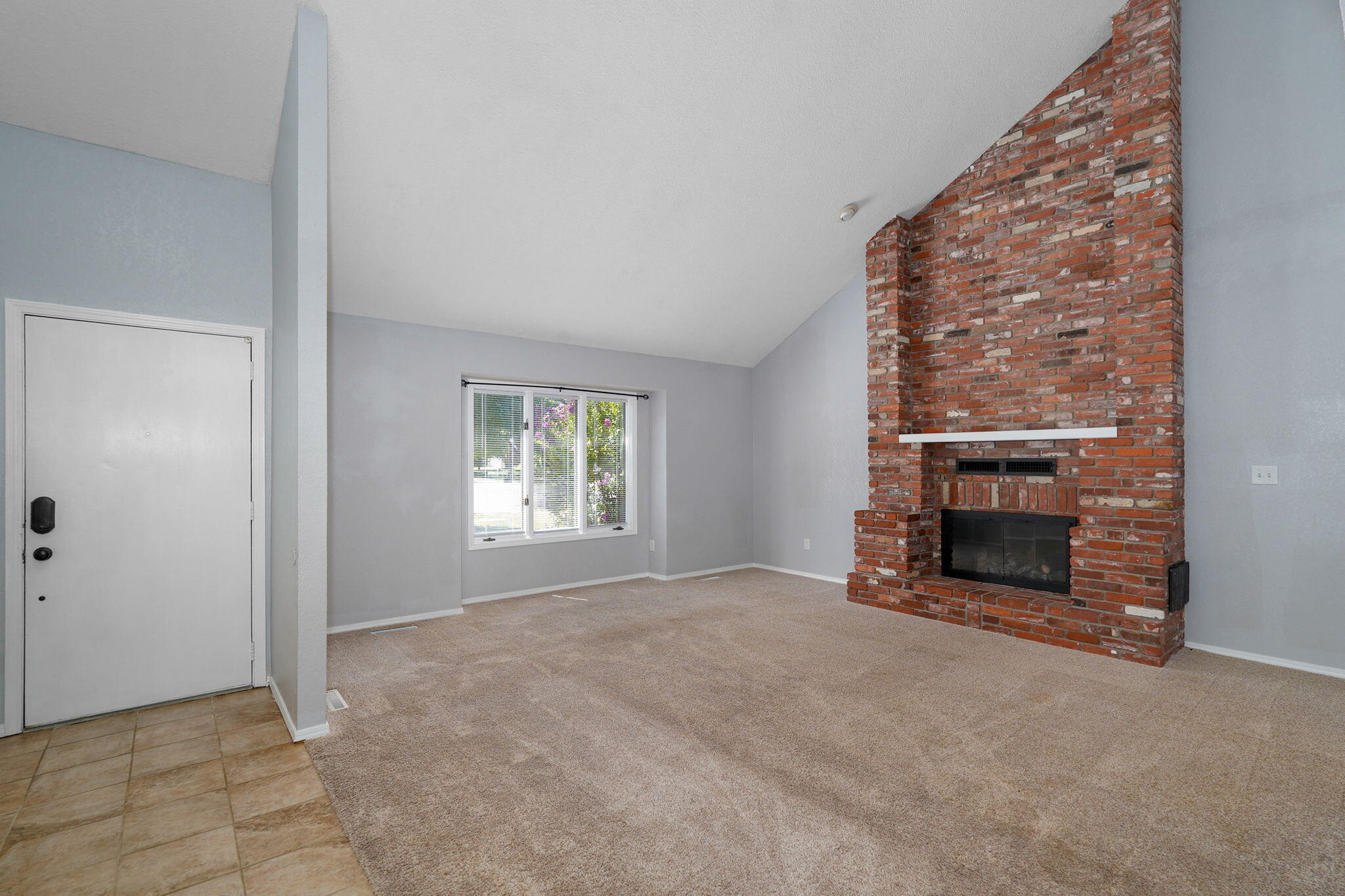 2771 West Westview Street Property Photo 5