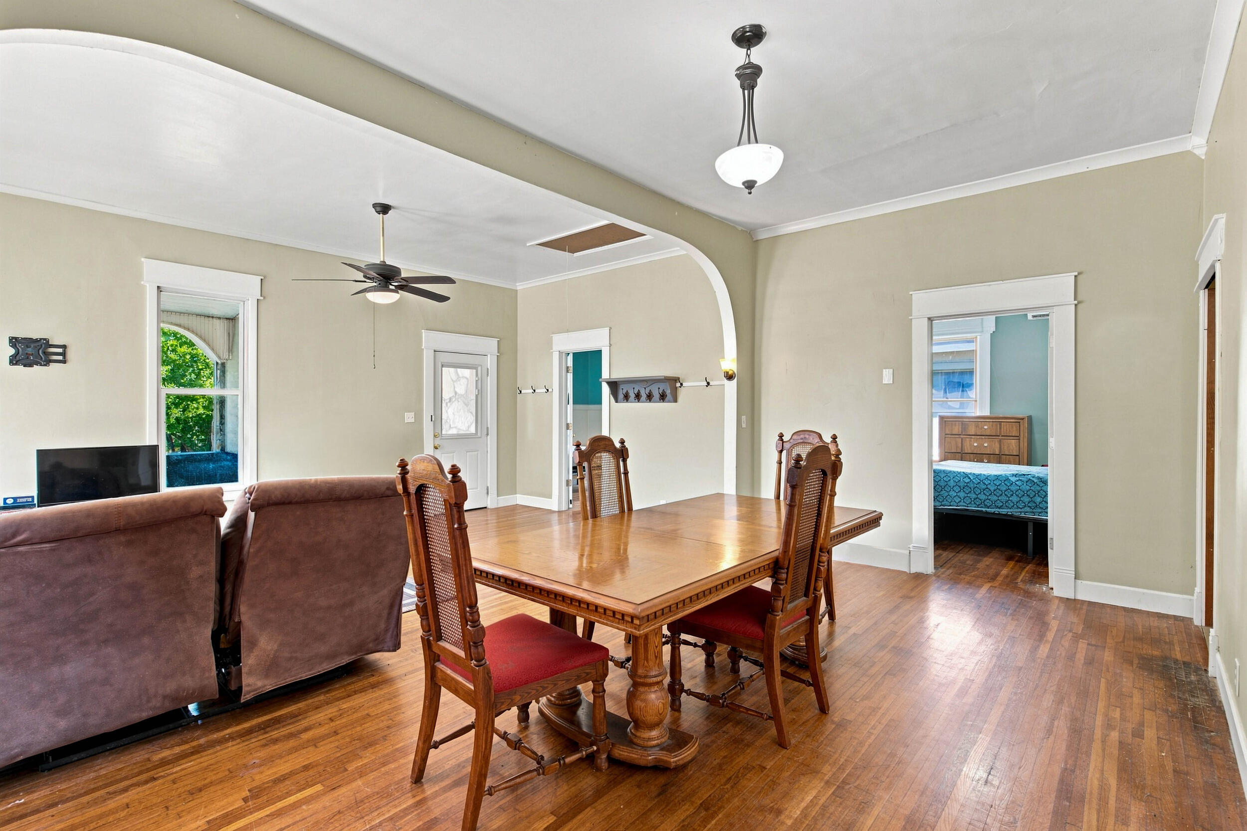 401 2nd Street Property Photo 8