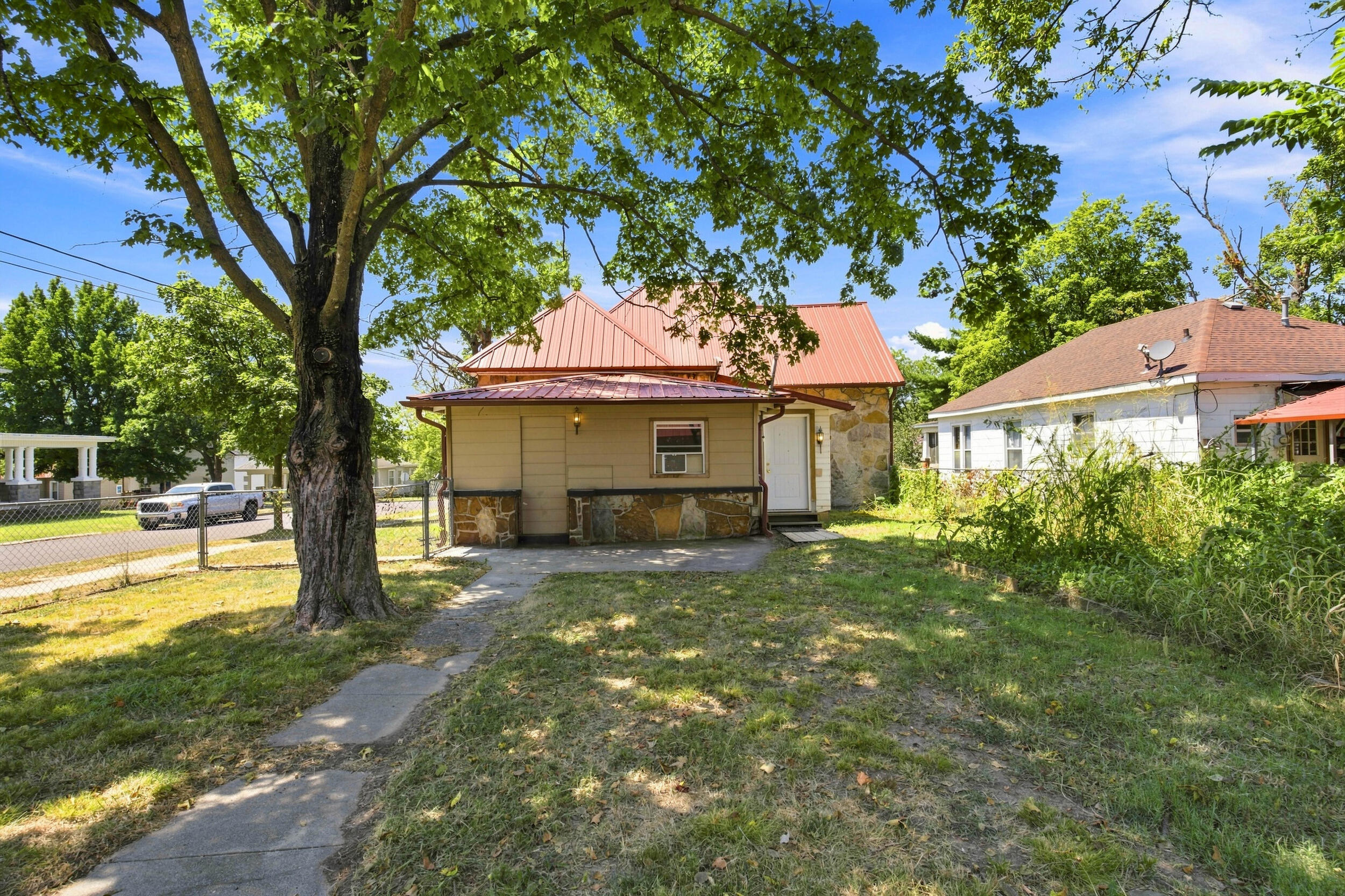 401 2nd Street Property Photo 22