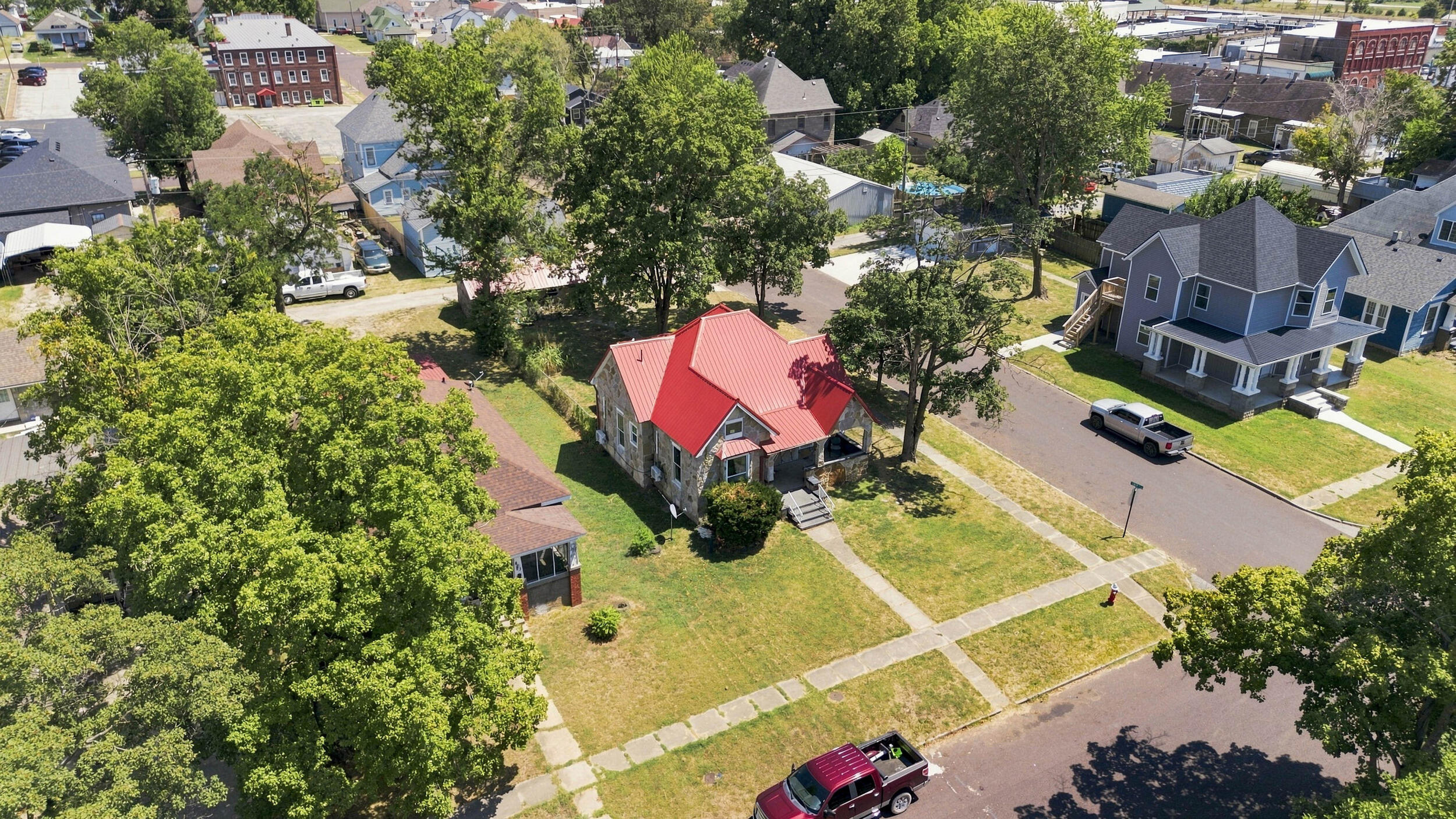 401 2nd Street Property Photo 29