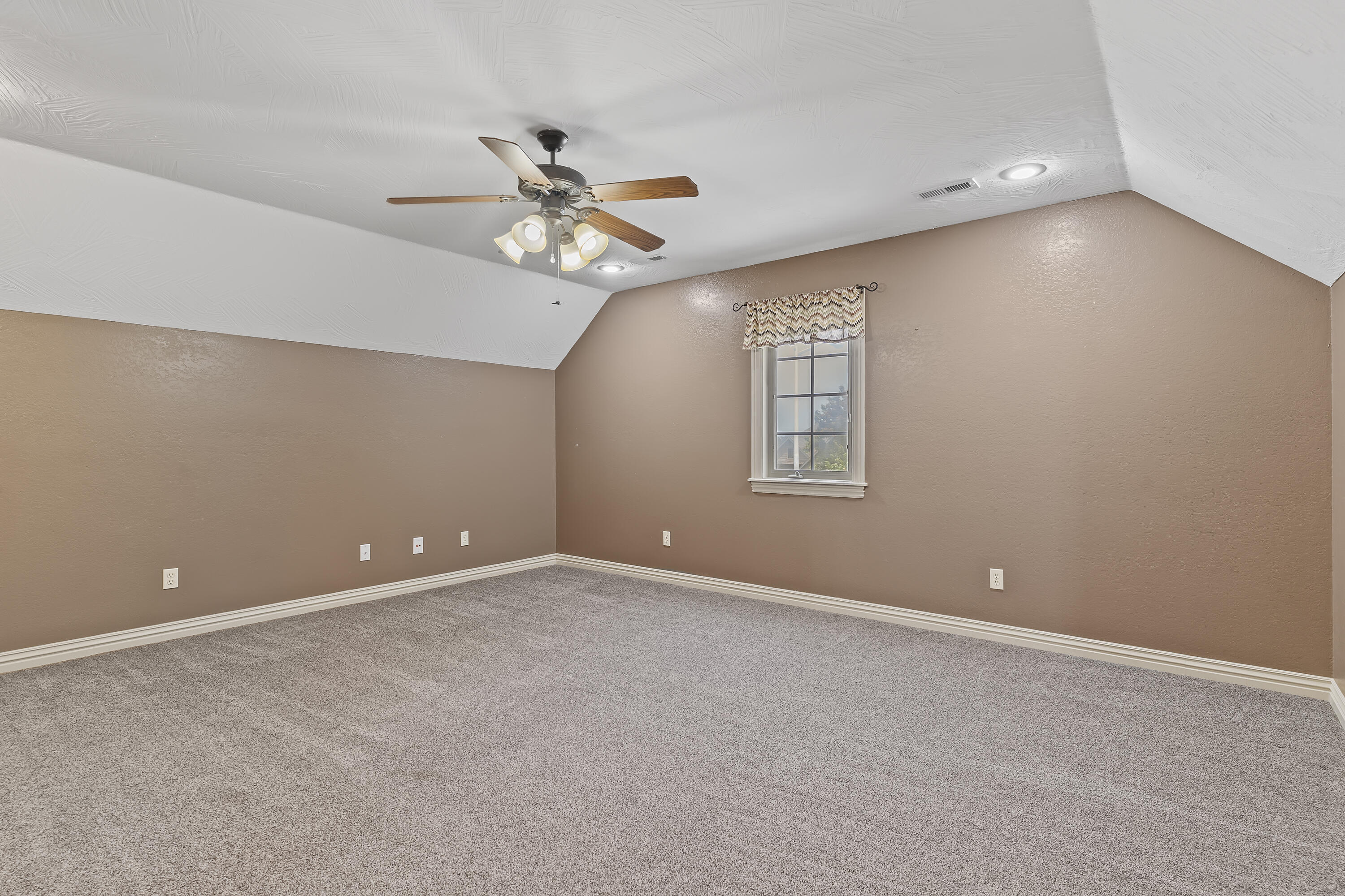 7008 Calabash Street Property Photo 41