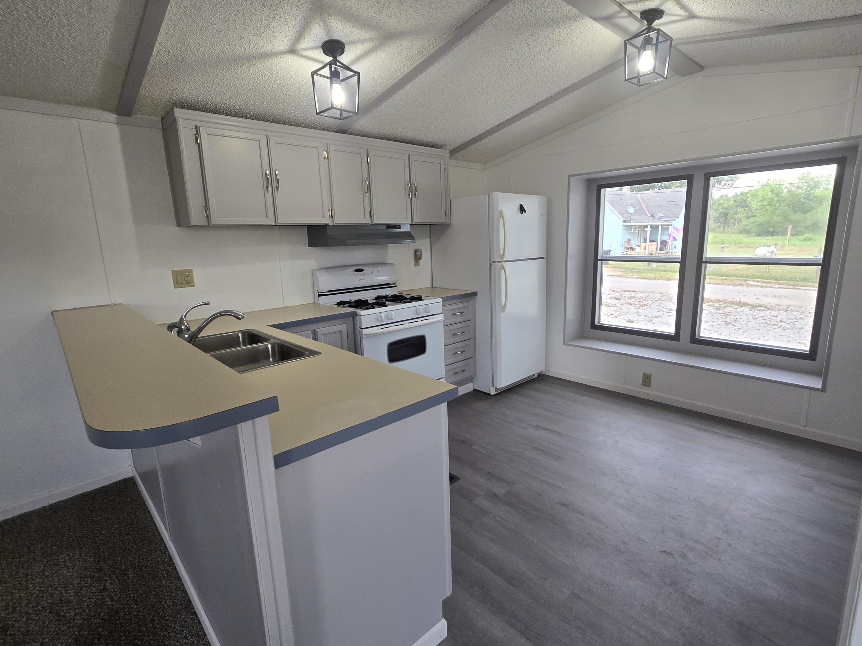 25990 Elk Road Property Photo 9