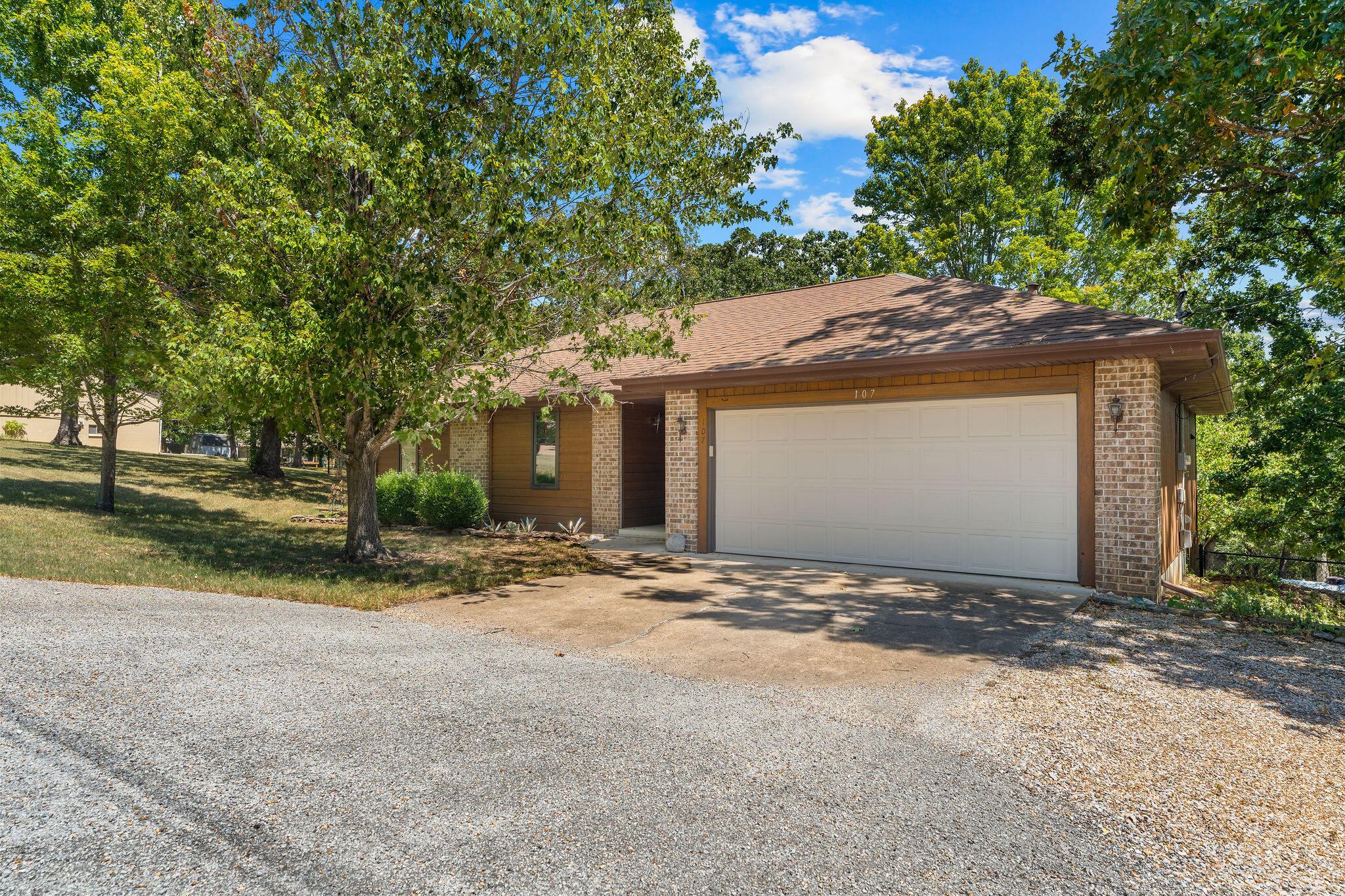 107 Oak Drive Property Photo 8