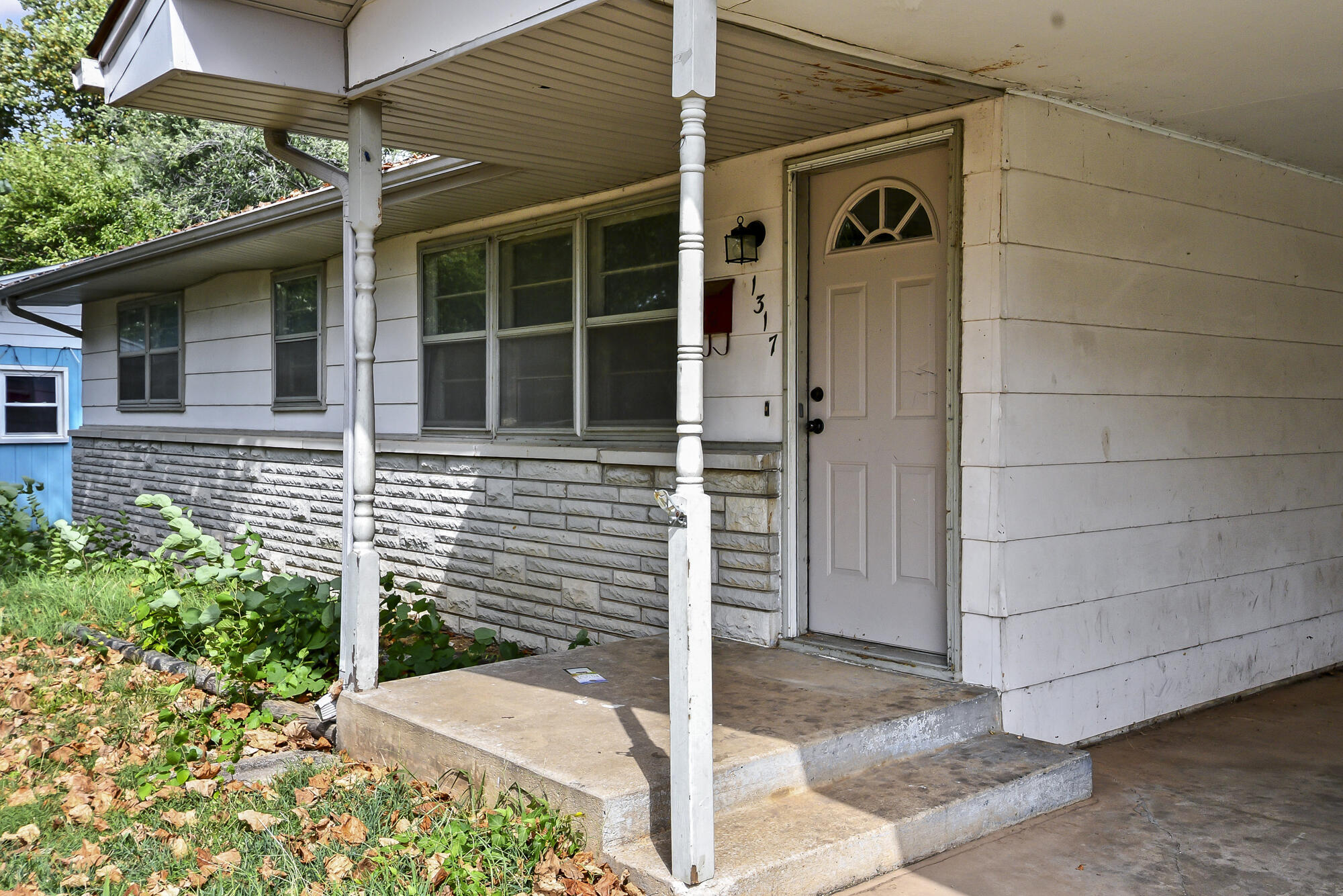 1317 East Cambridge Street Property Photo 4