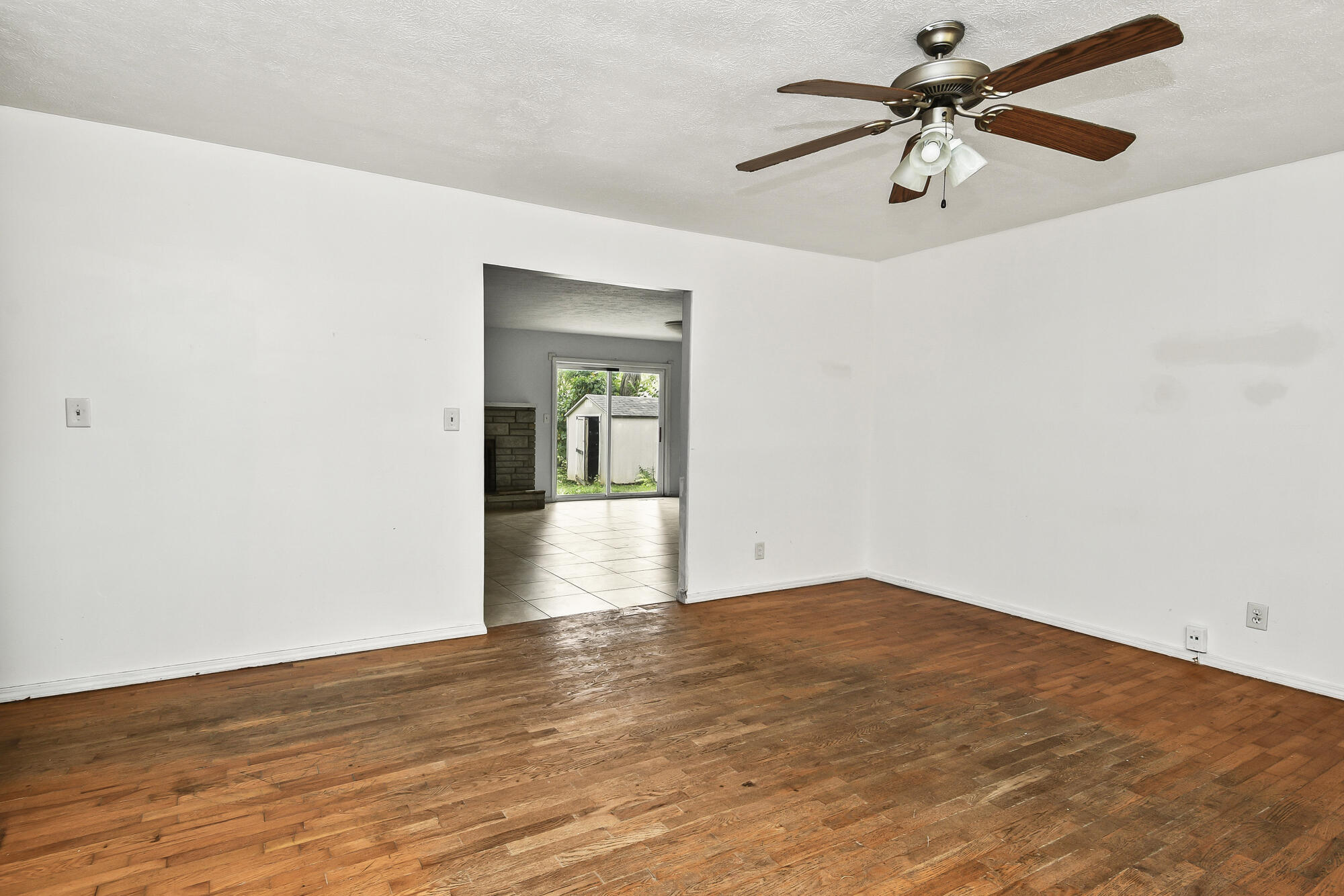 1317 East Cambridge Street Property Photo 6