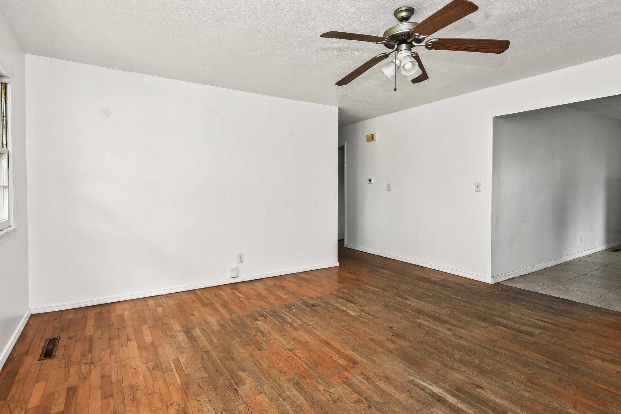 1317 East Cambridge Street Property Photo 7