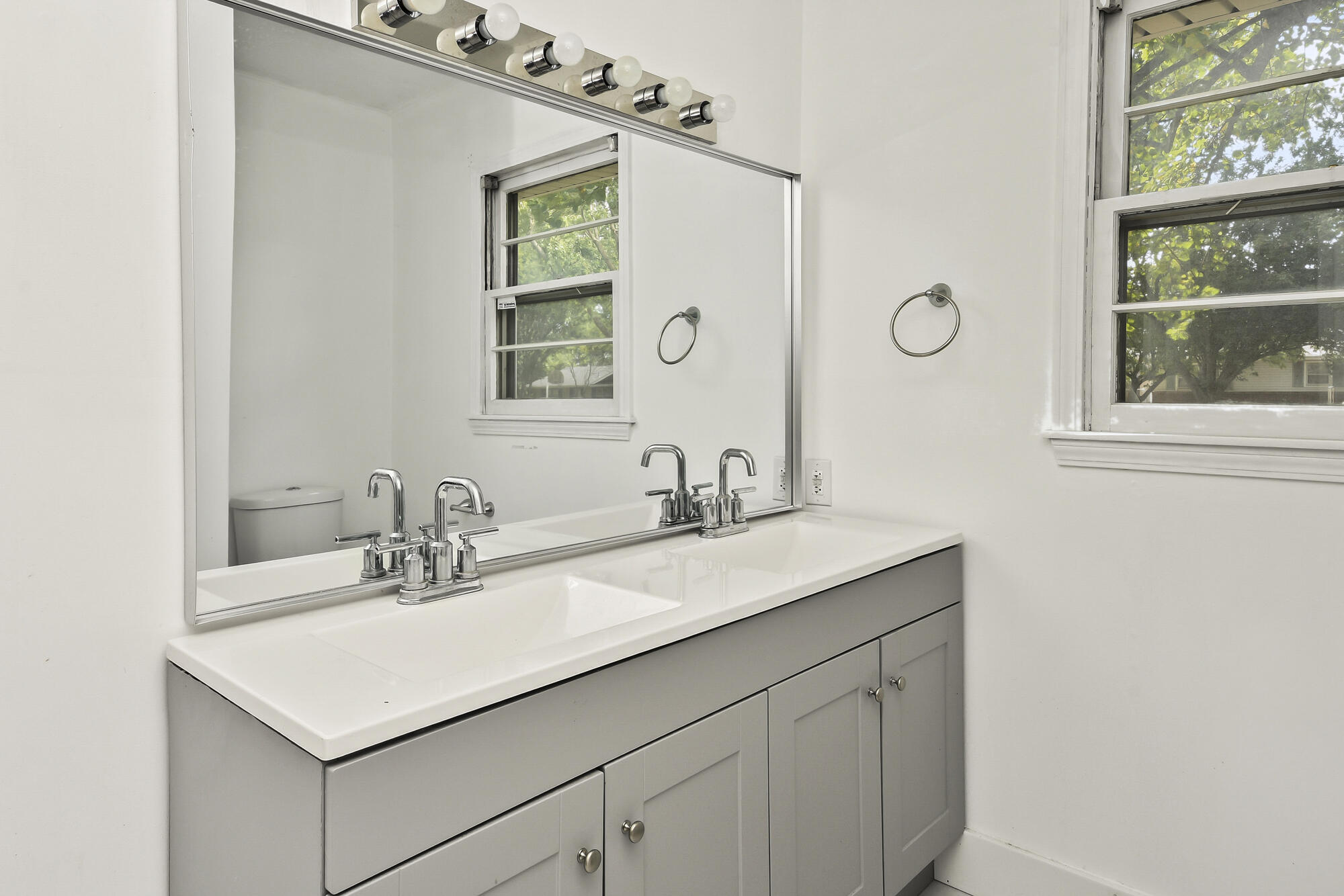 1317 East Cambridge Street Property Photo 26