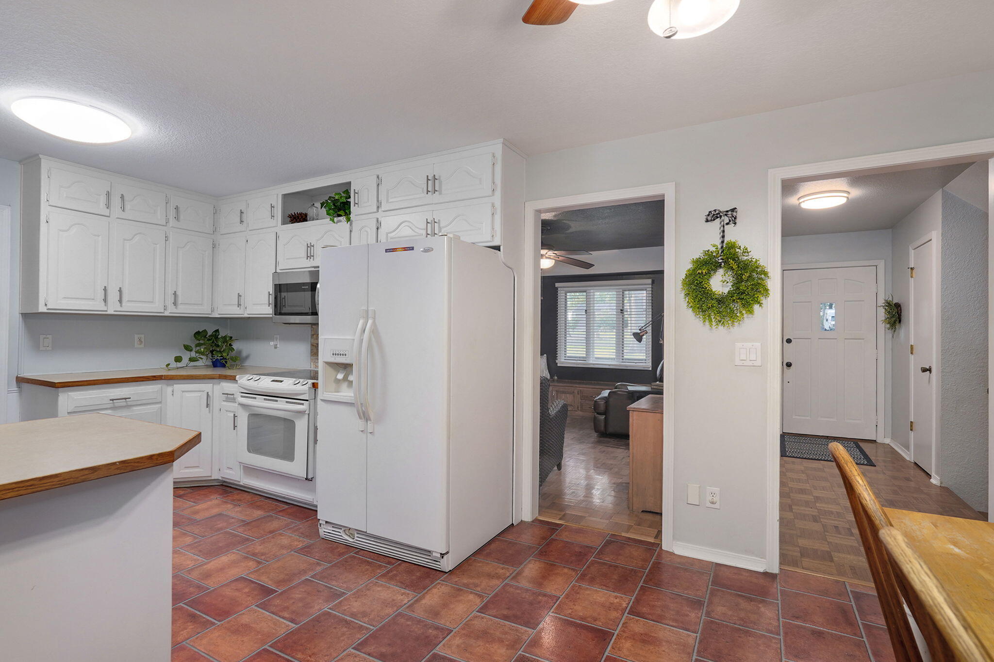 2082 West Trevor Trail Property Photo 5