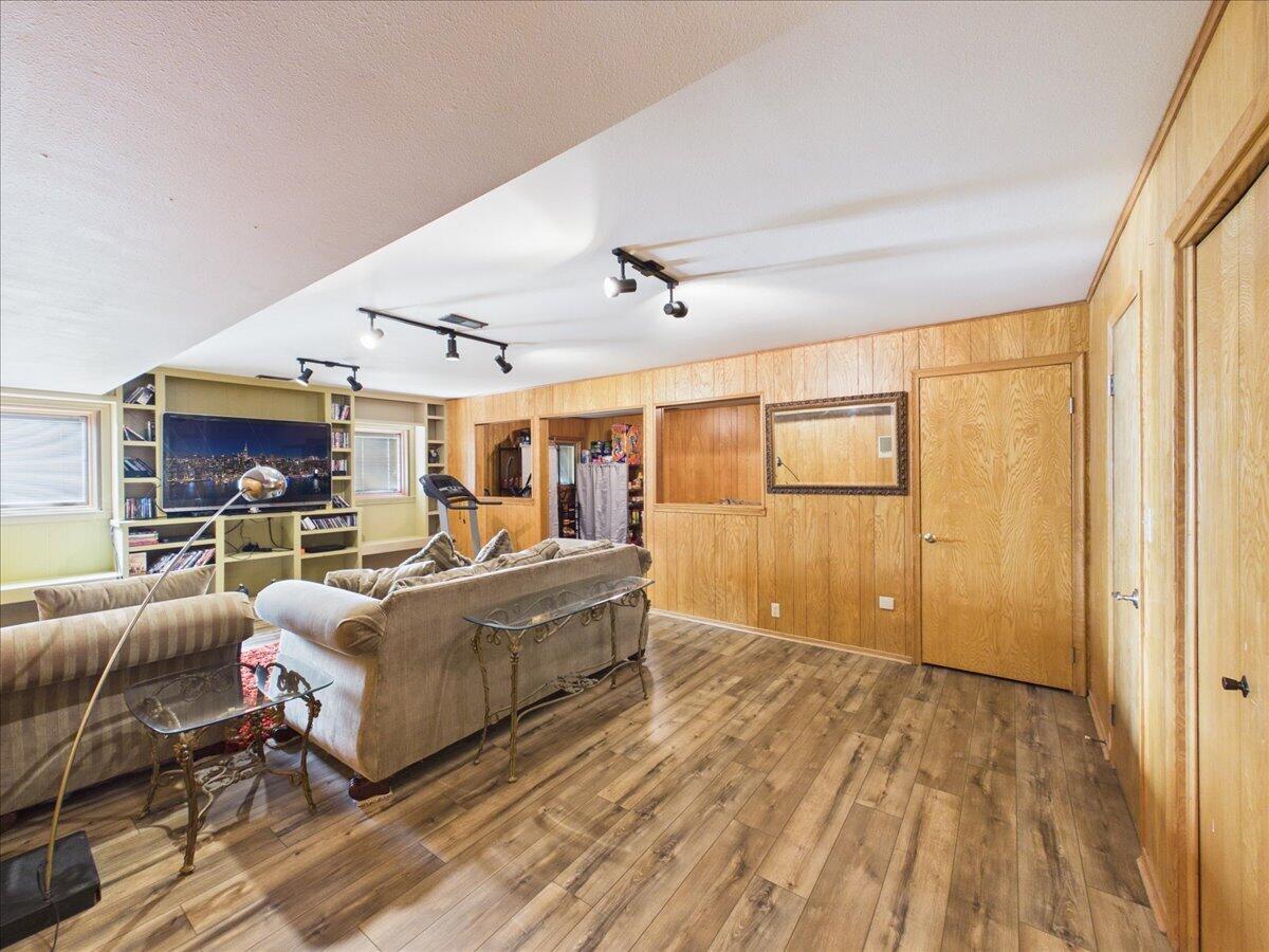2227 Carolina Avenue Property Photo 74