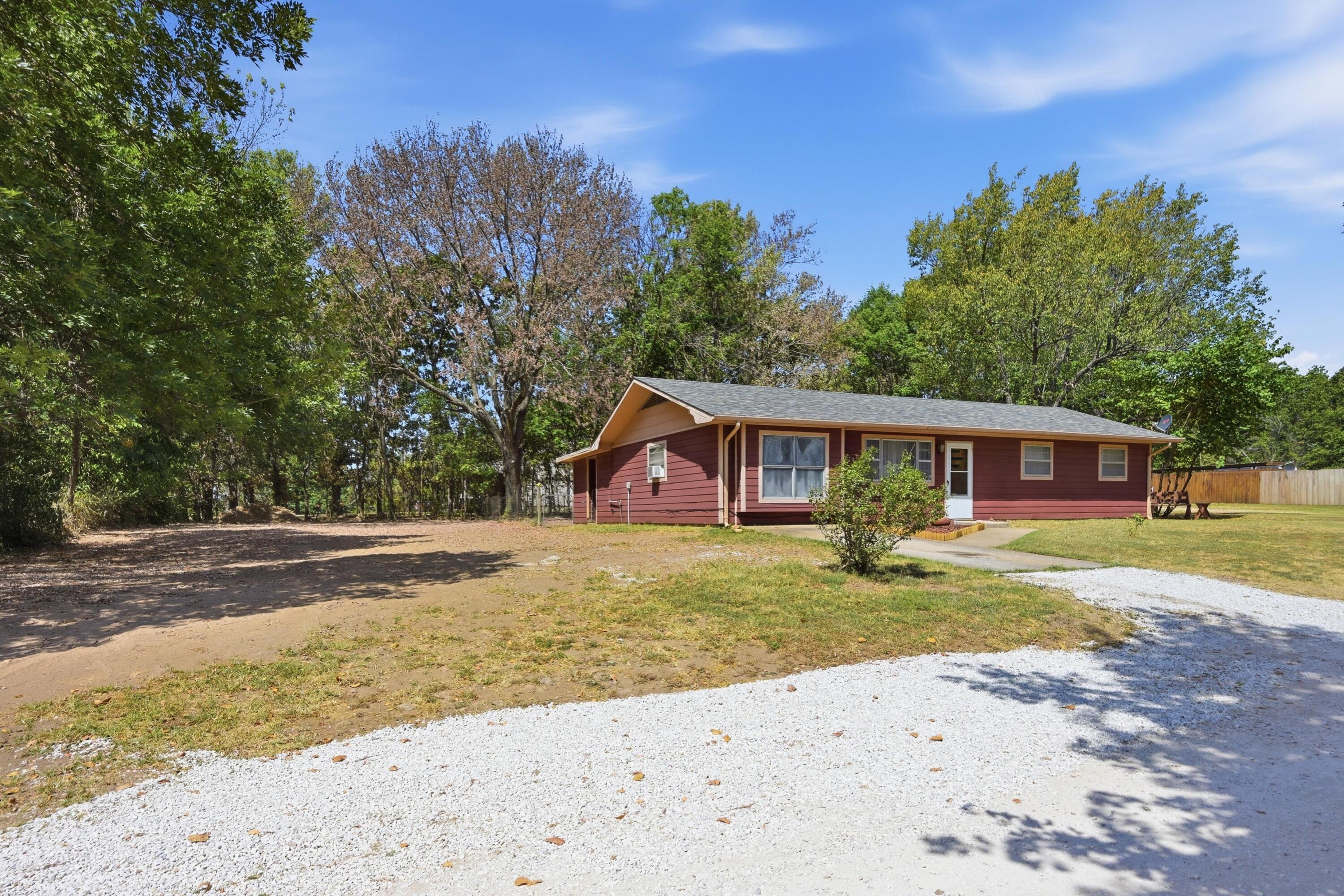 21400 Katy Lane Property Photo 2