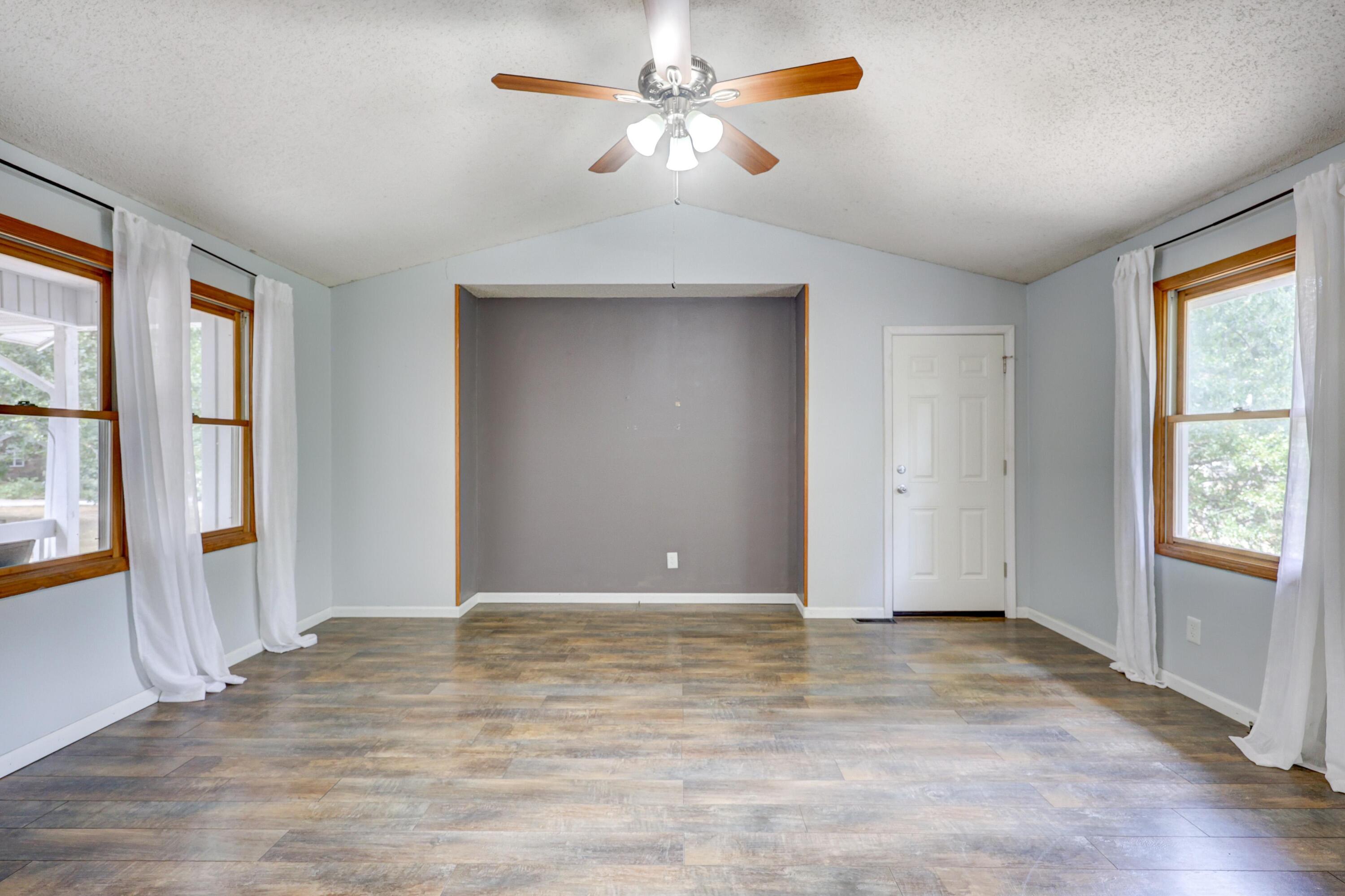 1701 Hickory Hills Drive Property Photo 9