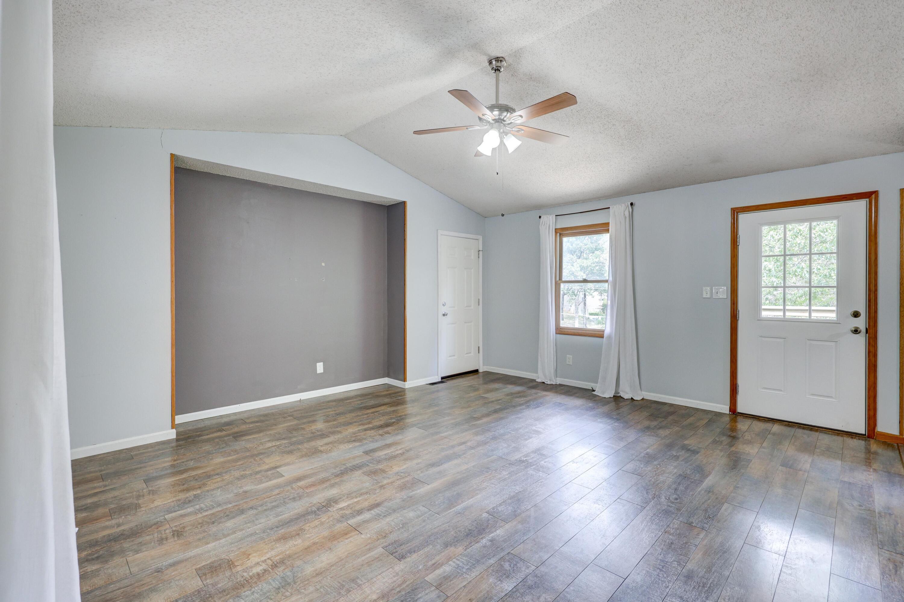 1701 Hickory Hills Drive Property Photo 11