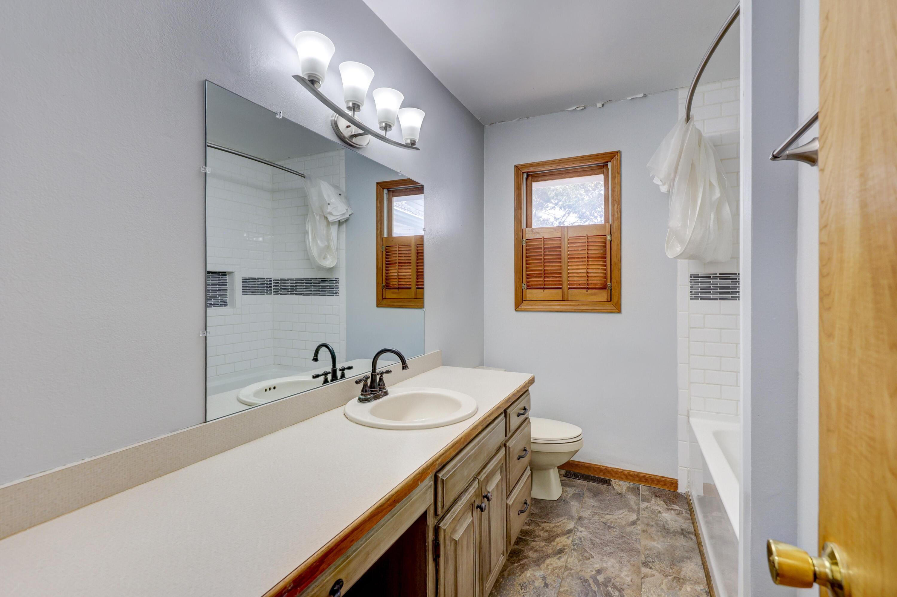 1701 Hickory Hills Drive Property Photo 12