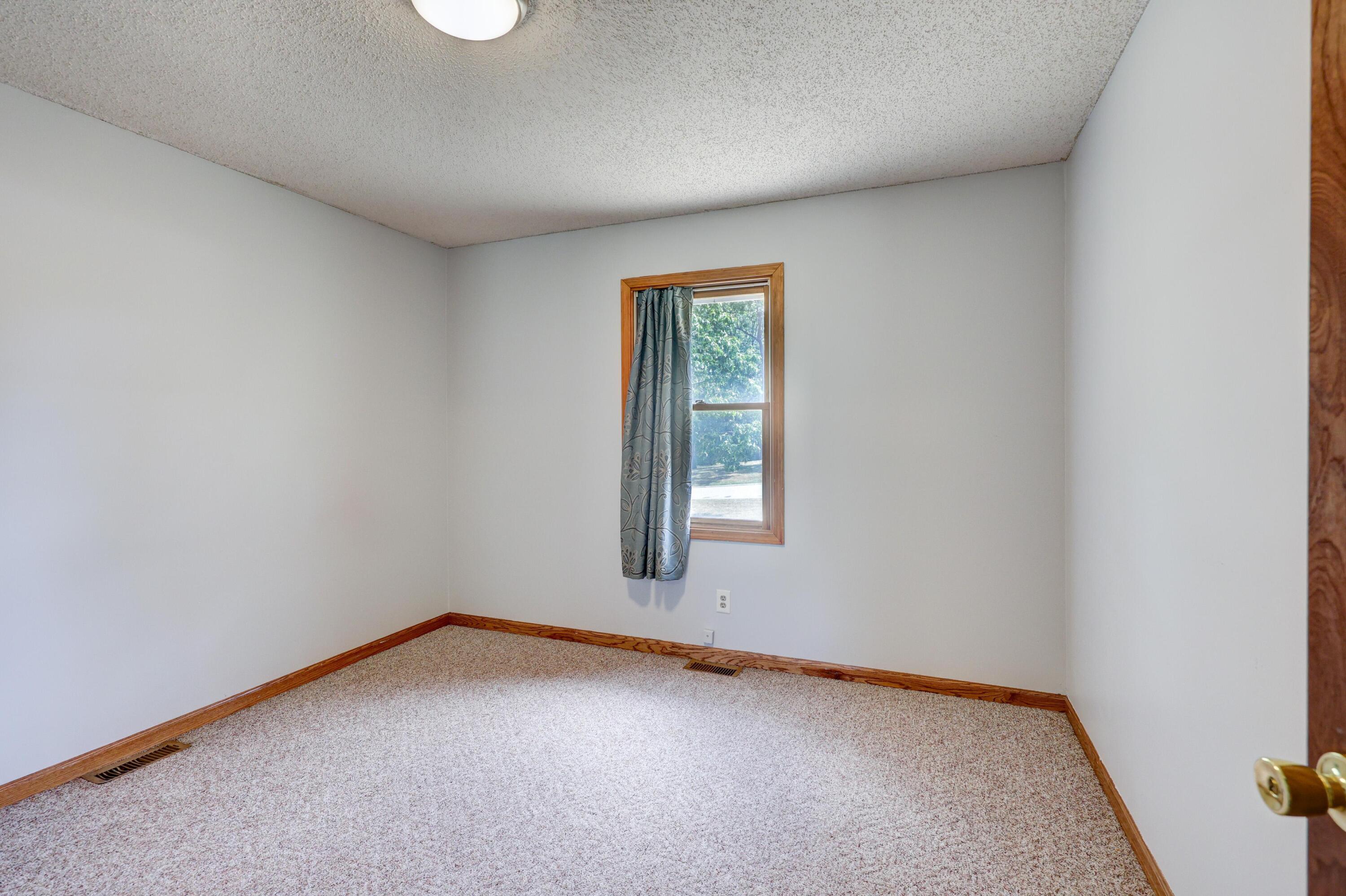 1701 Hickory Hills Drive Property Photo 18