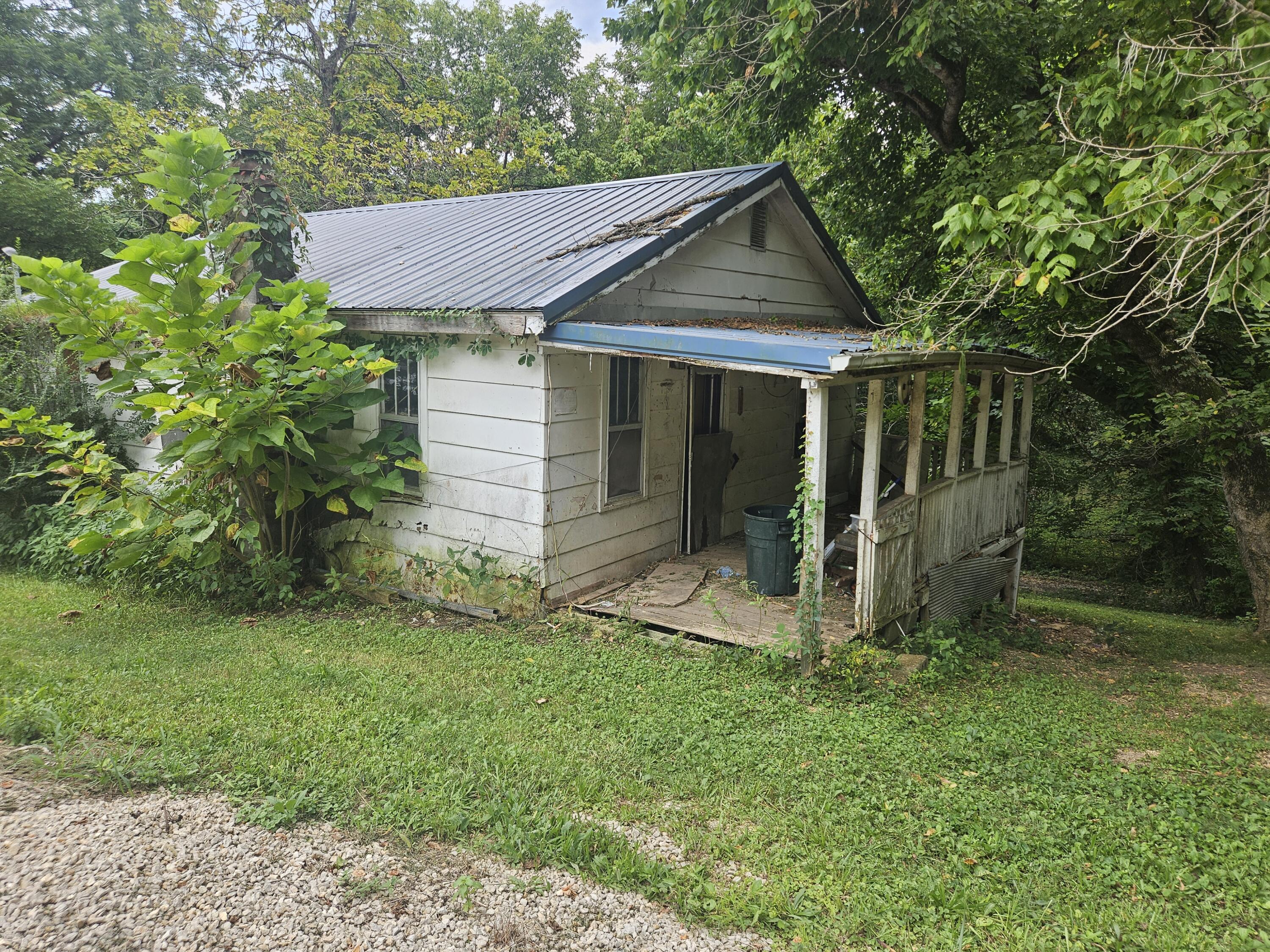17882 3rd Street Property Photo 2