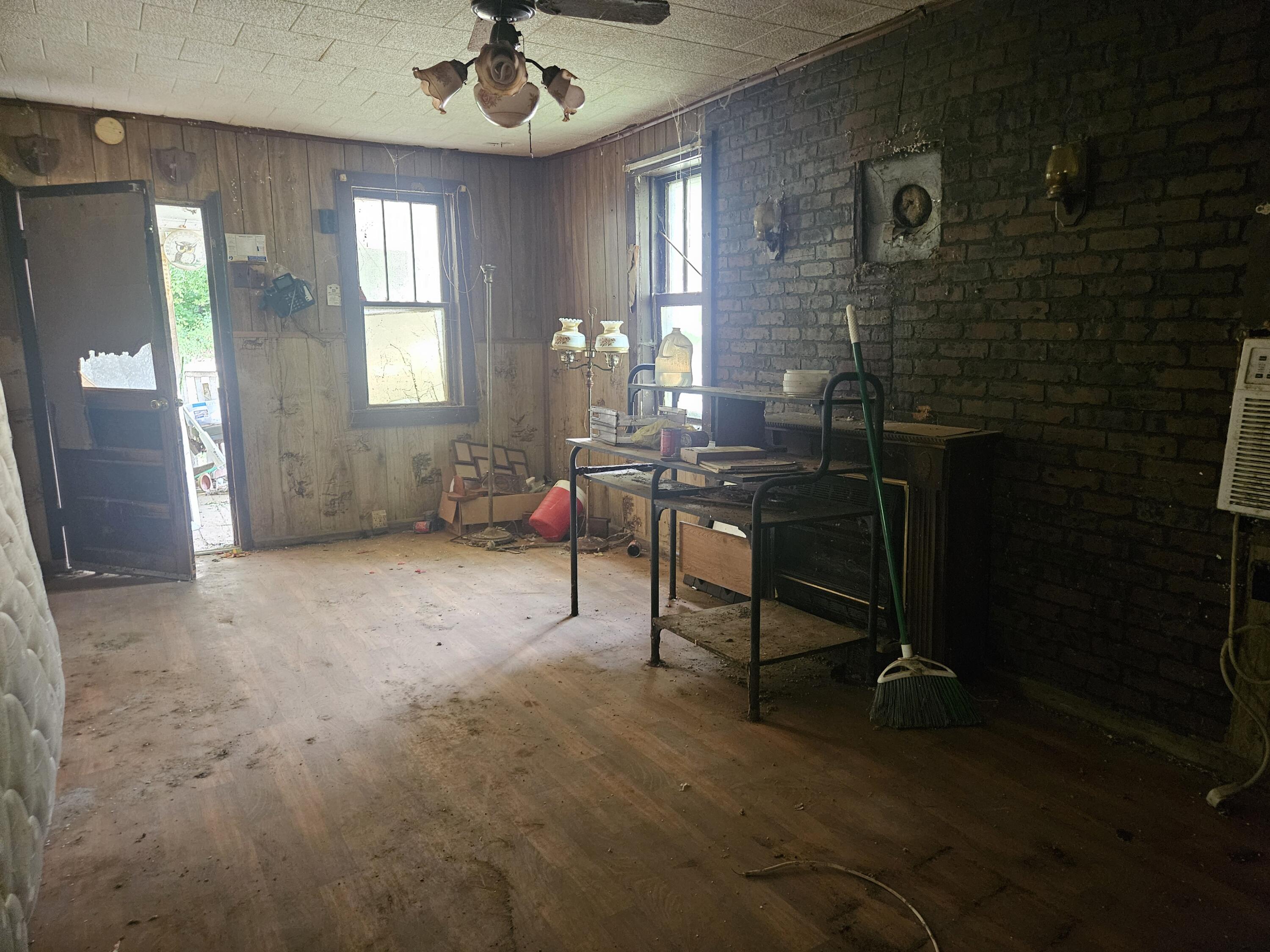 17882 3rd Street Property Photo 5