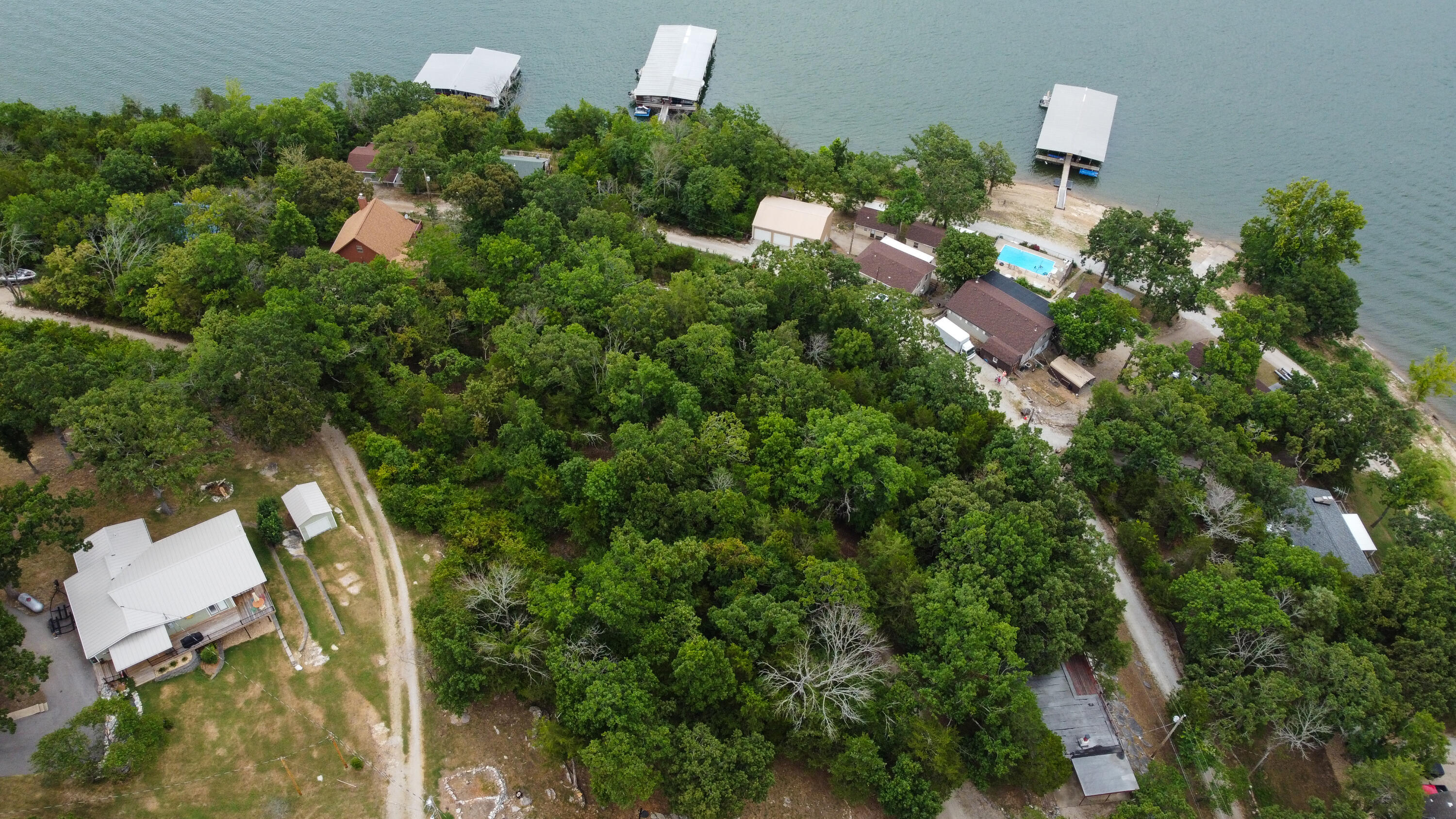 300 Scrolling Road Property Photo 6