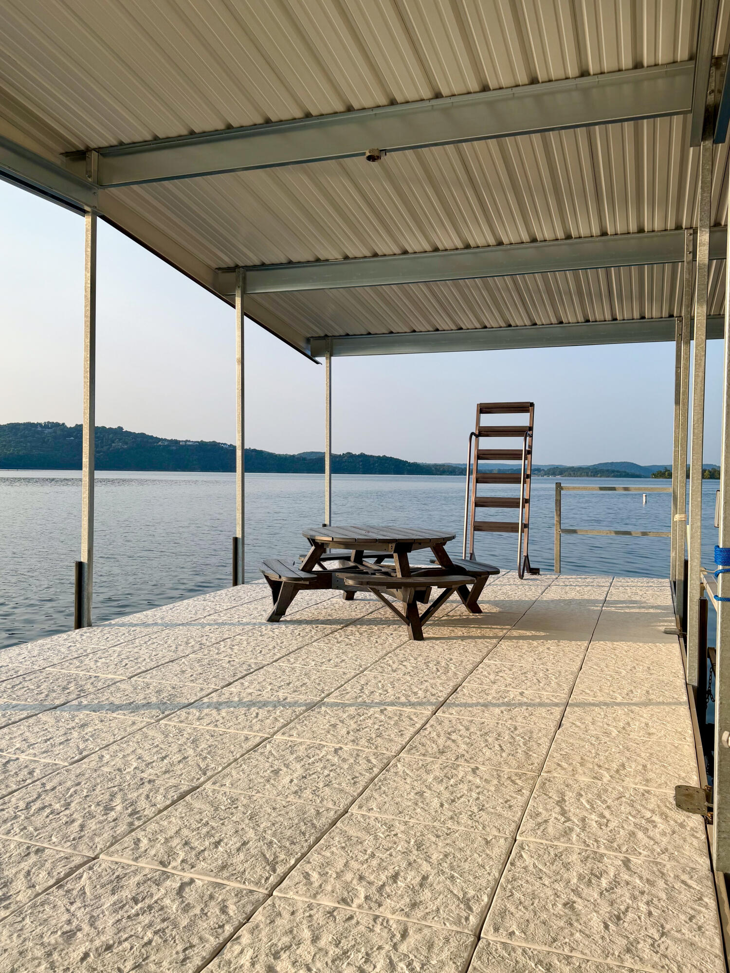 300 Scrolling Road Property Photo 16