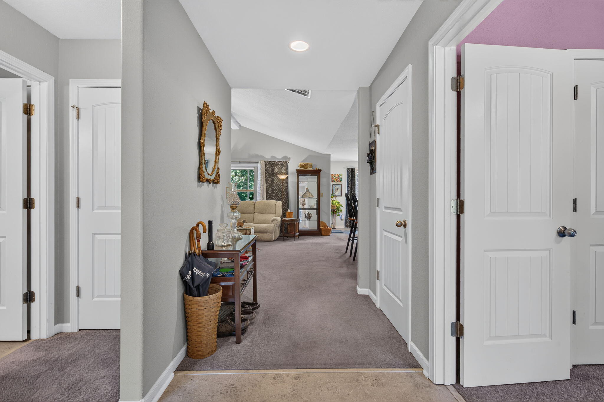 200 North Point Court Property Photo 3