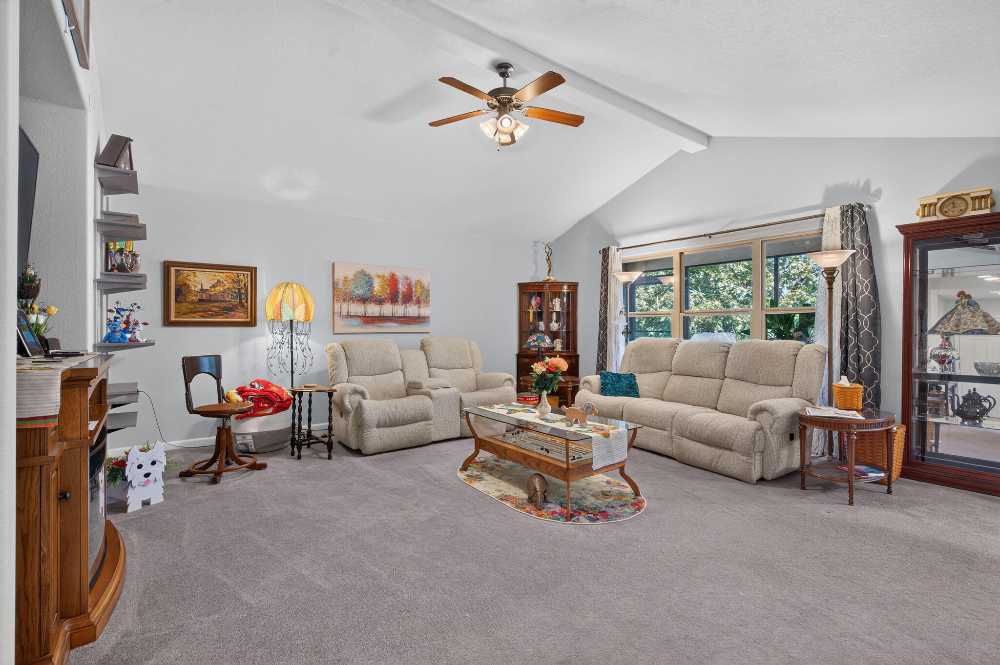 200 North Point Court Property Photo 5