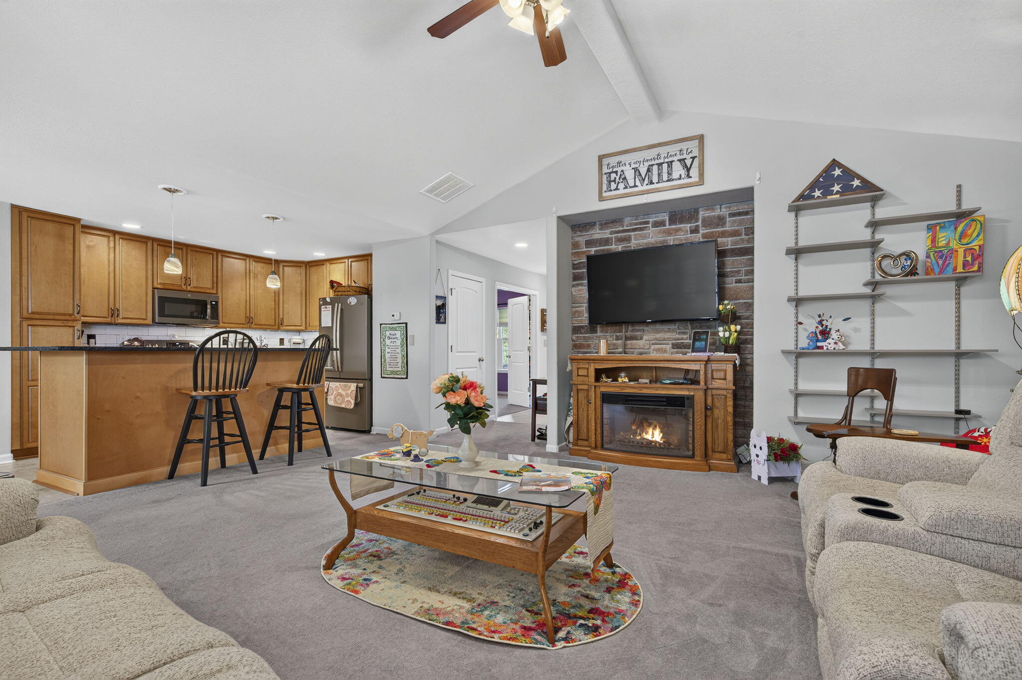 200 North Point Court Property Photo 6