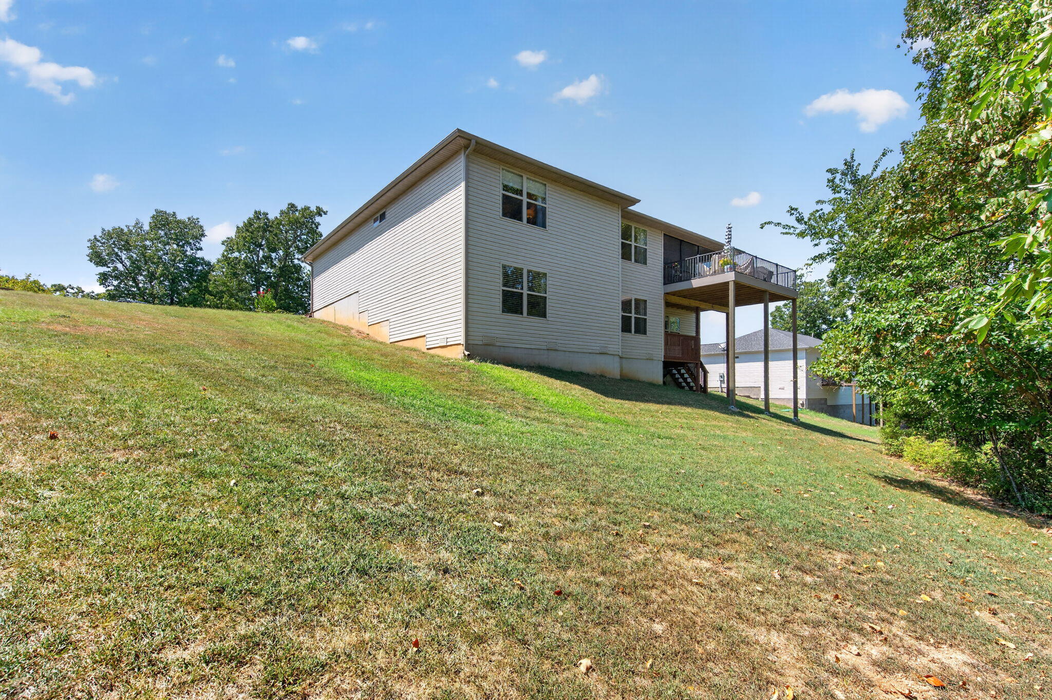 200 North Point Court Property Photo 27