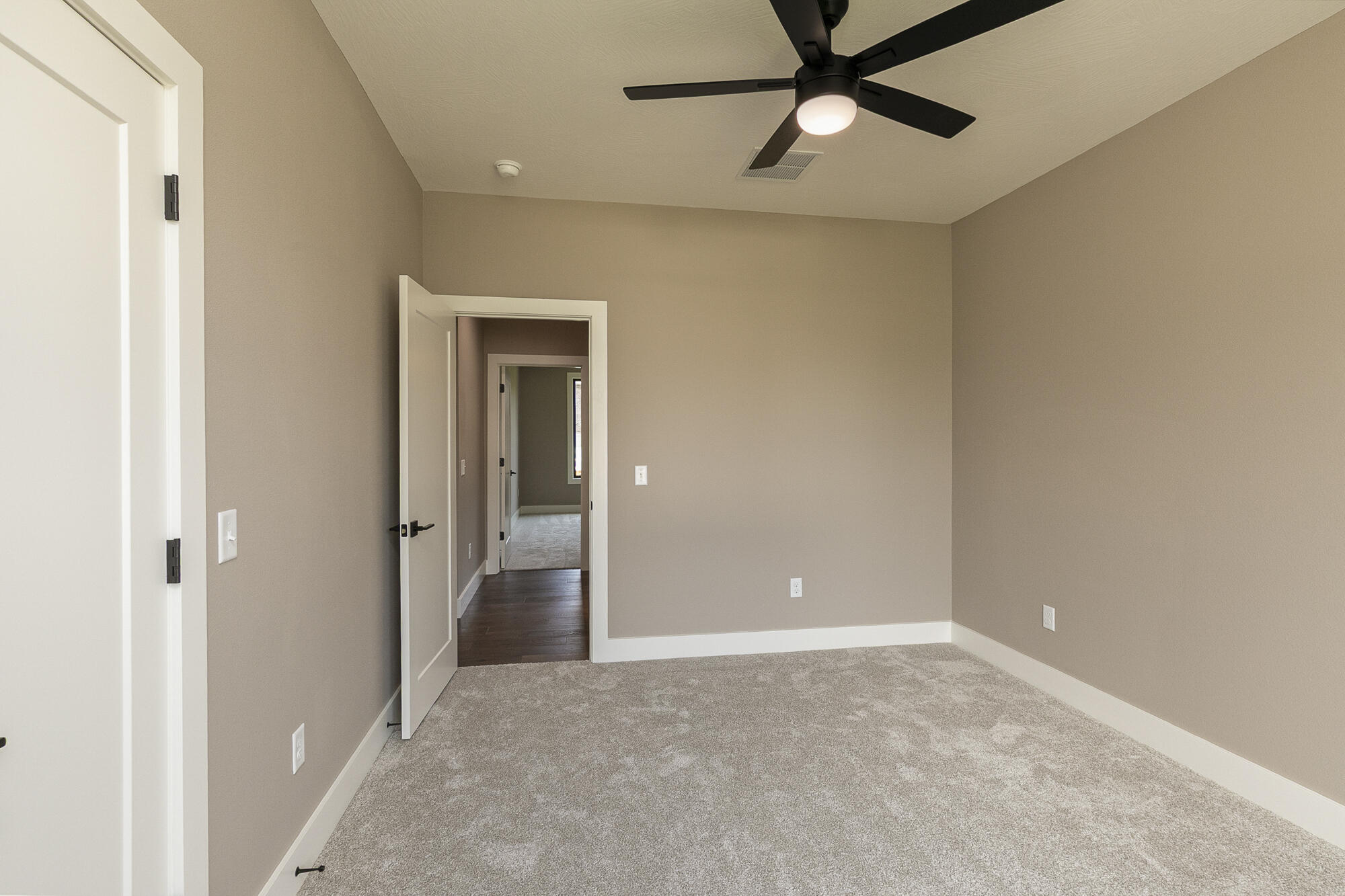 2038 North Silver Charm Avenue Property Photo 27