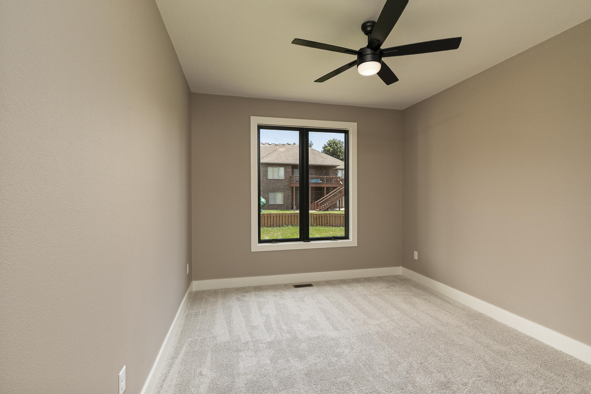 2038 North Silver Charm Avenue Property Photo 28