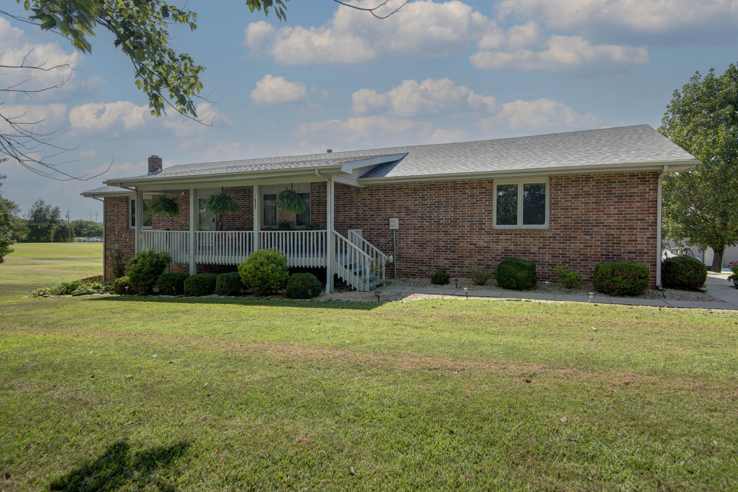 1433 North Emerald Hills Drive Property Photo 6