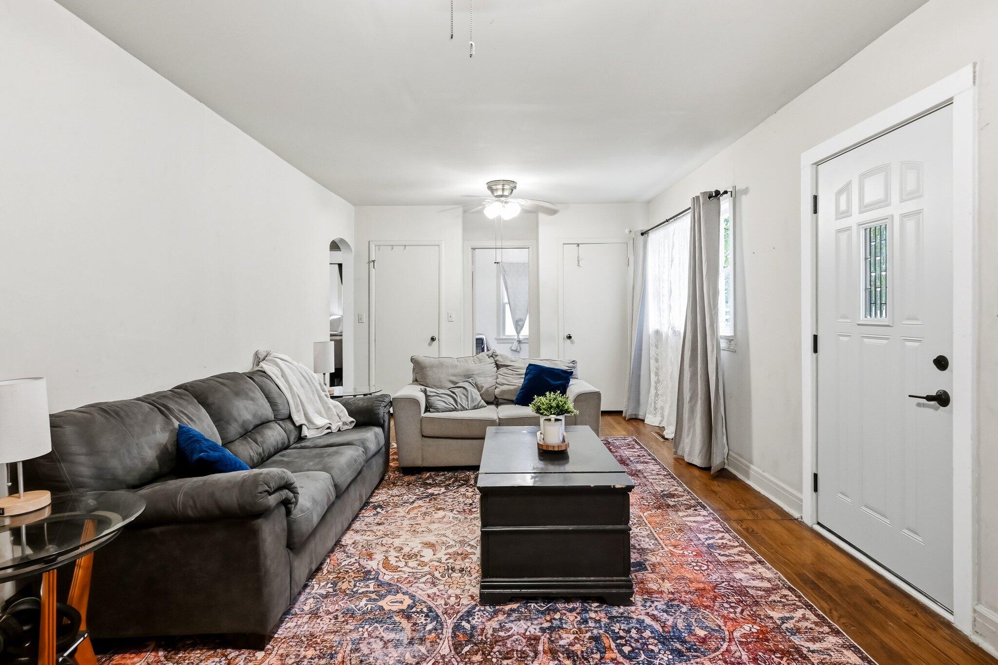 1886 North Fort Avenue Property Photo 3