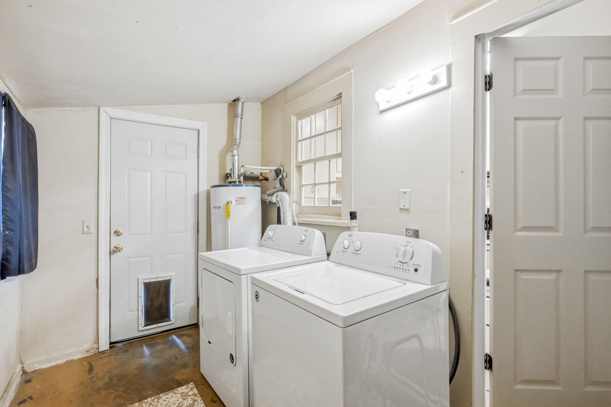 1886 North Fort Avenue Property Photo 8