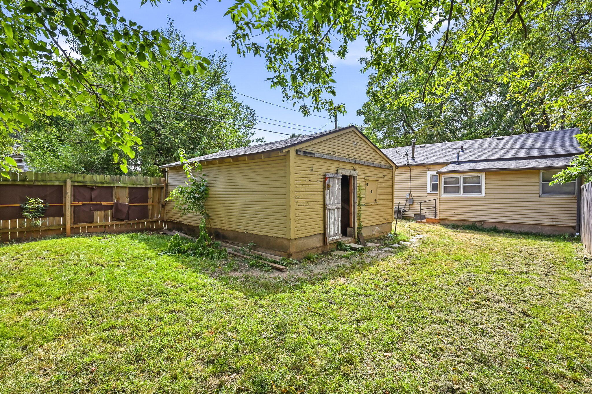1886 North Fort Avenue Property Photo 16