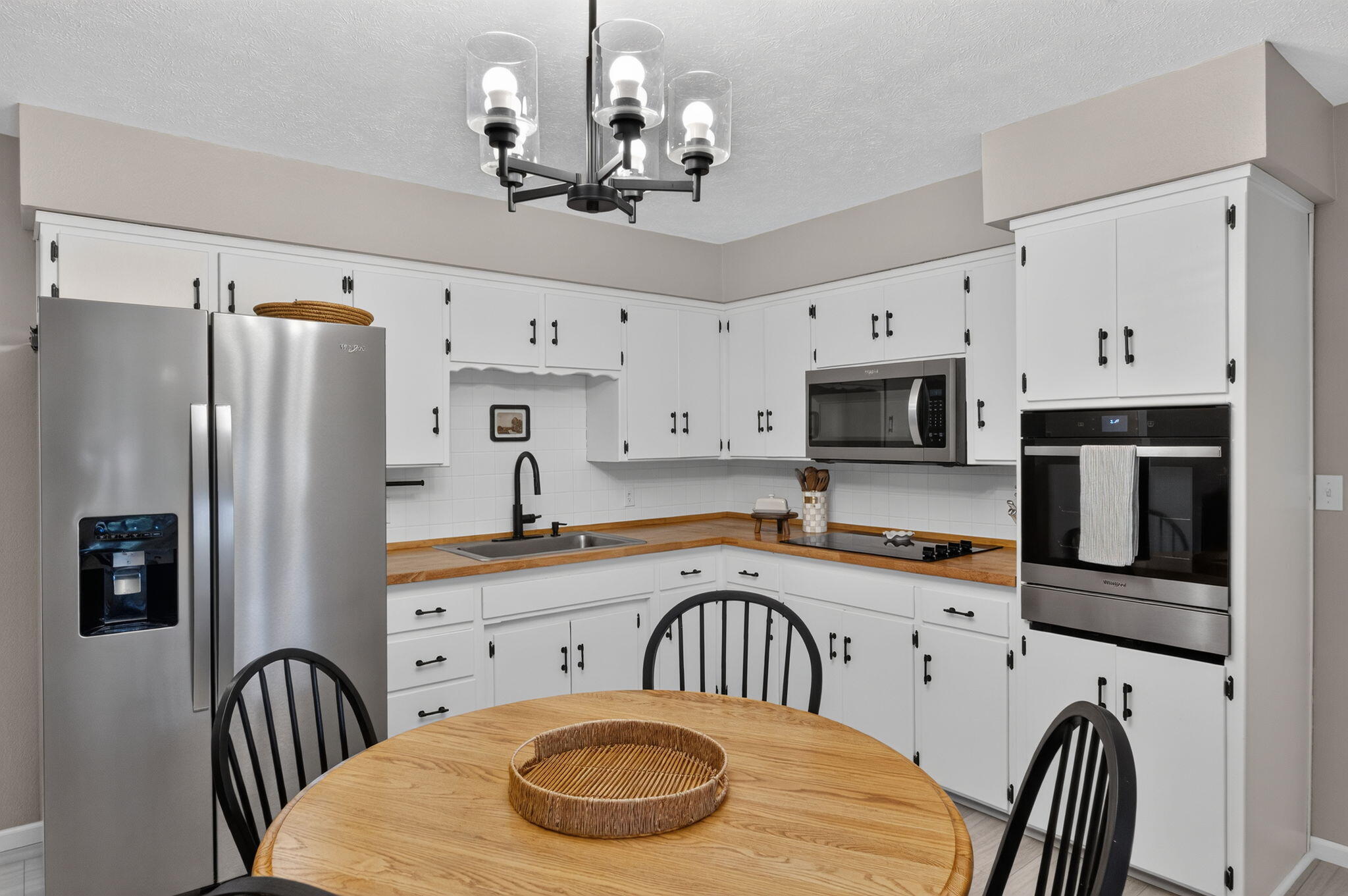 1112 East Mcclernon Street Property Photo 7