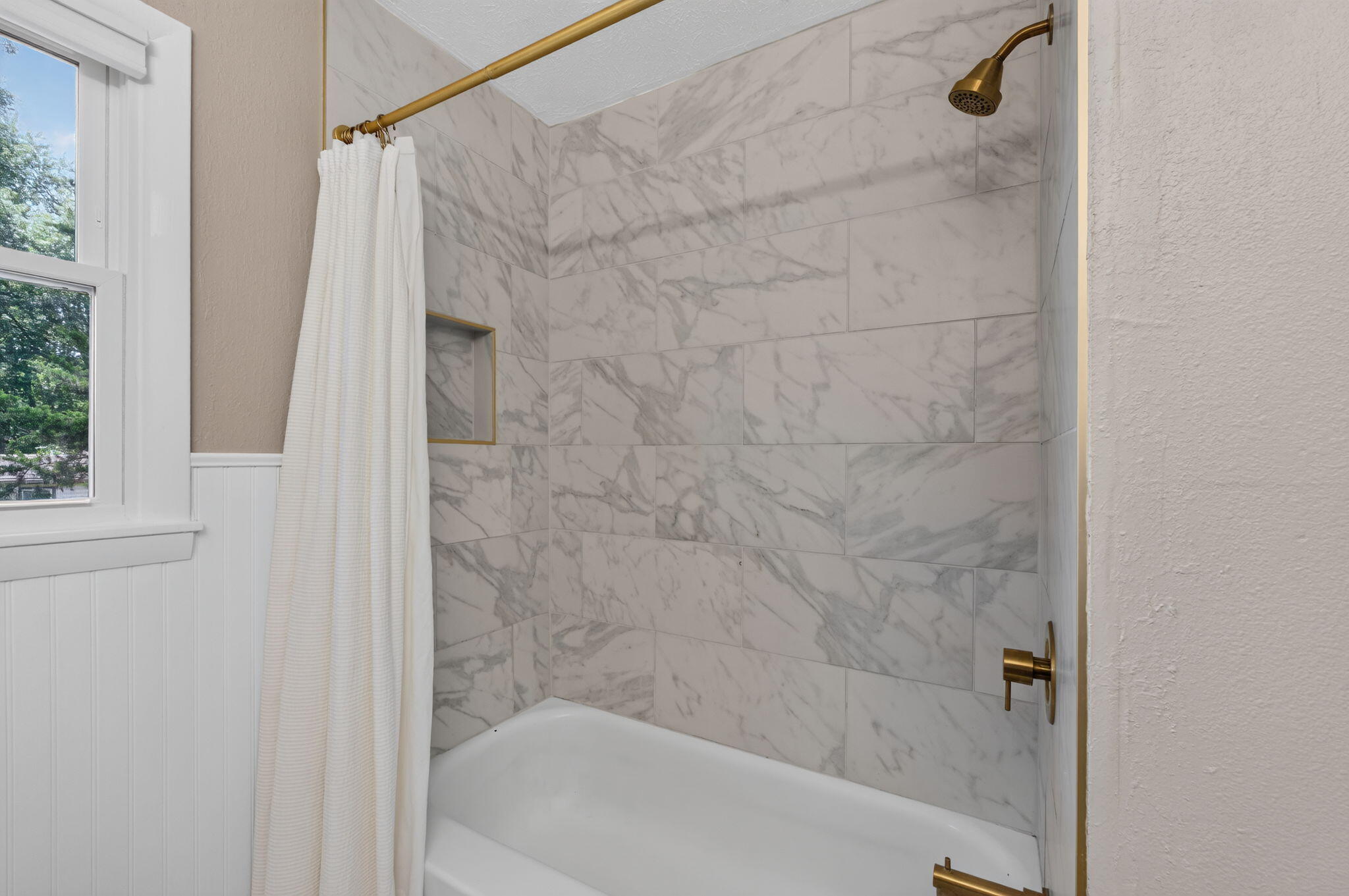 1112 East Mcclernon Street Property Photo 15