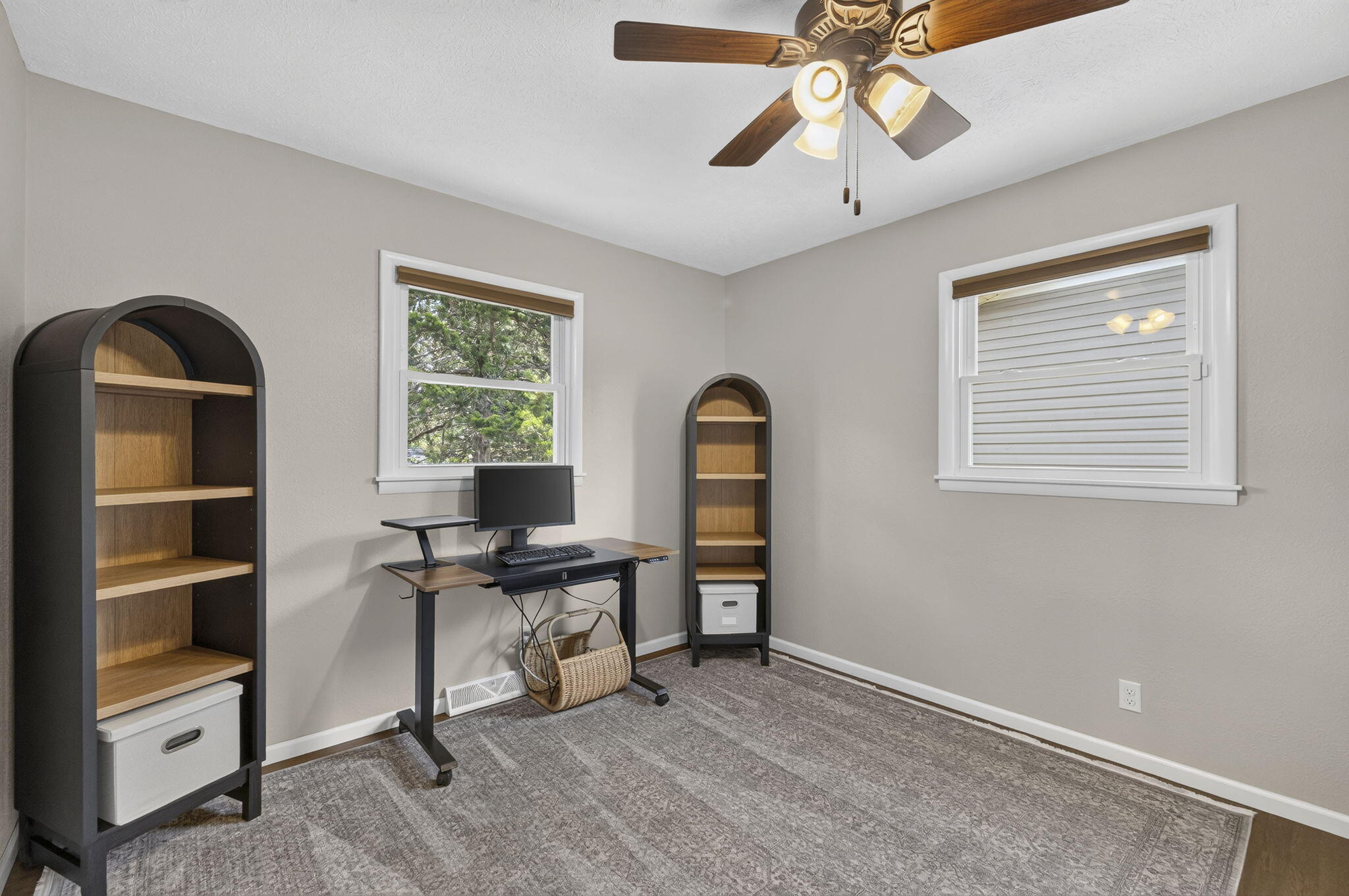 1112 East Mcclernon Street Property Photo 17