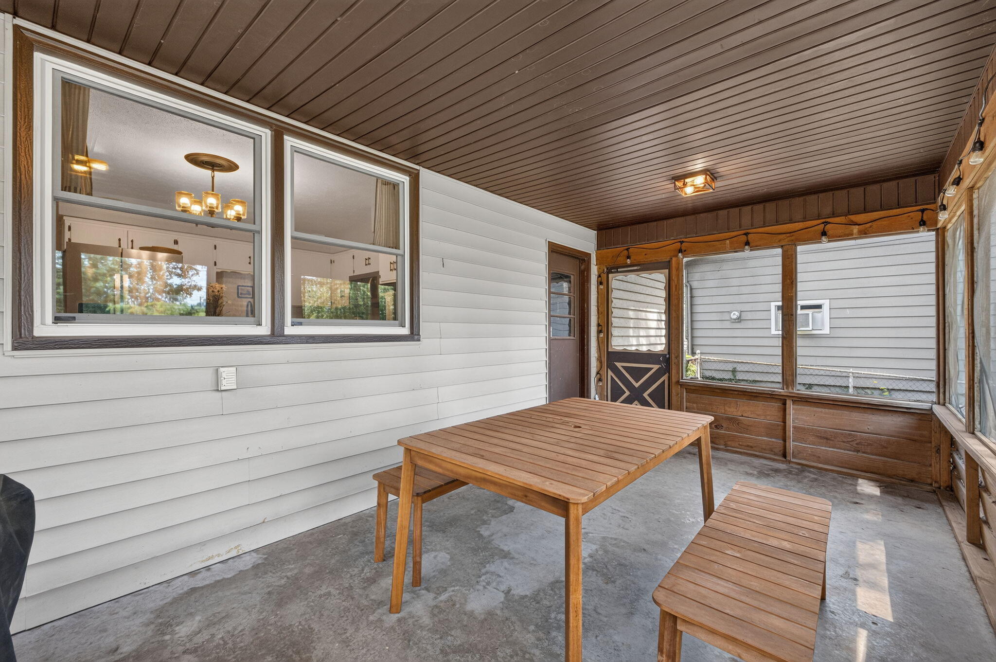 1112 East Mcclernon Street Property Photo 21
