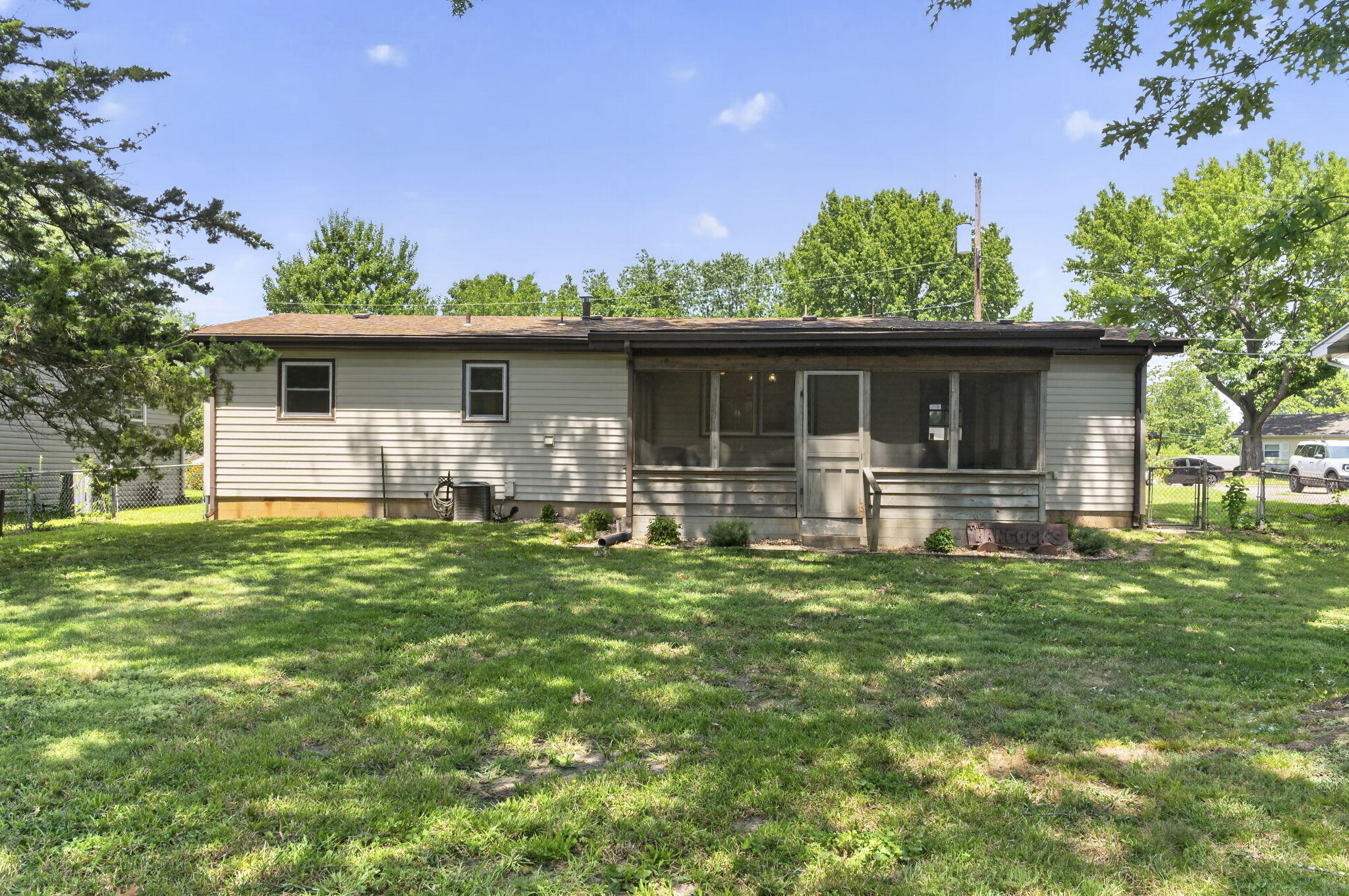 1112 East Mcclernon Street Property Photo 24