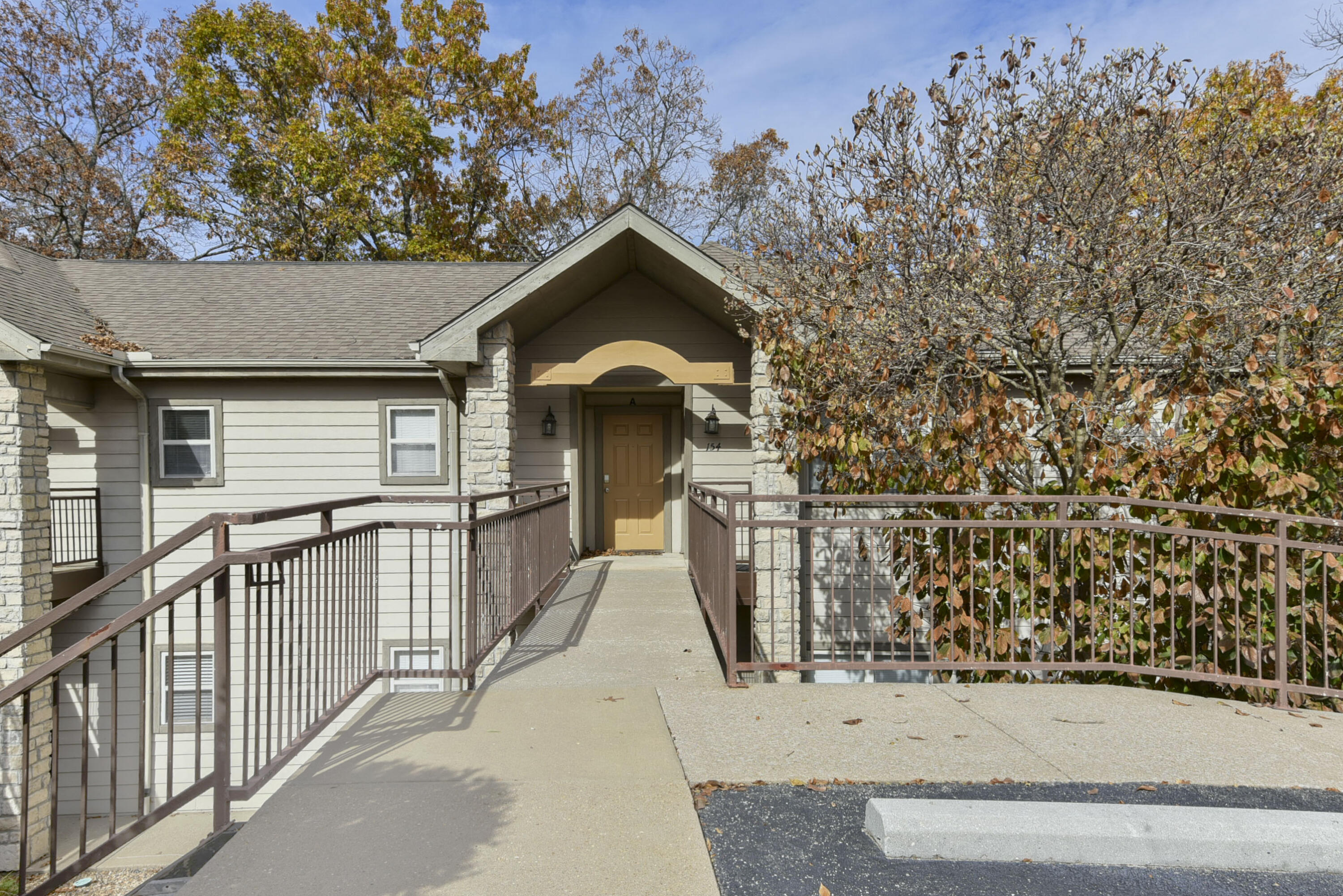 154 Oak Lane 154 Property Photo 1