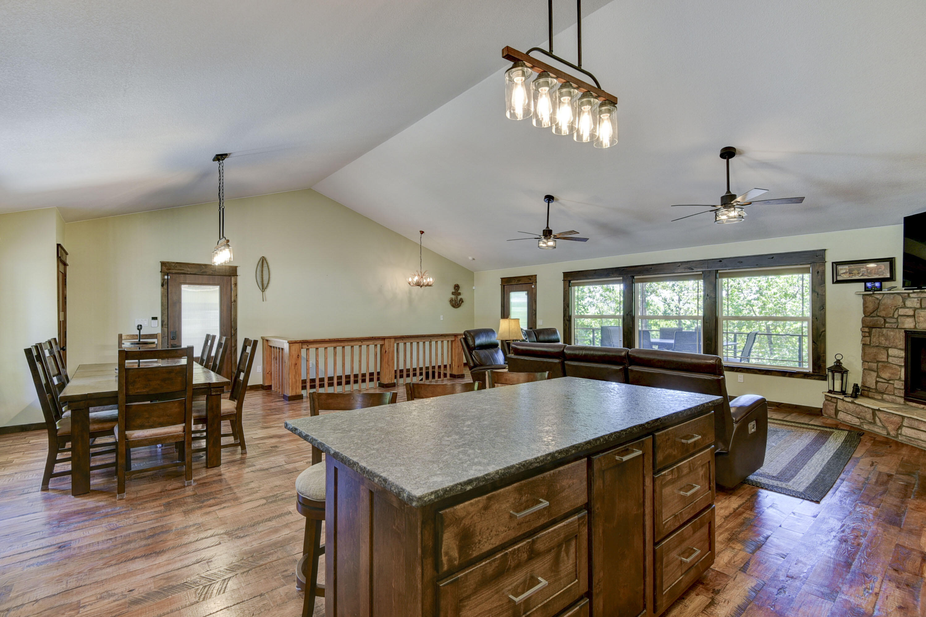 303 Bayshore Street Property Photo 14