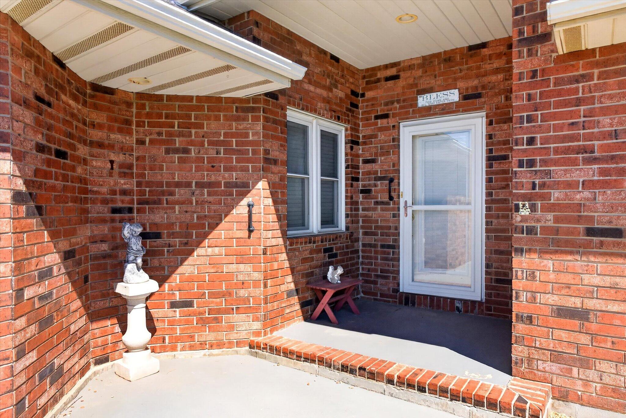 1333 West Edgewood Street Property Photo 4