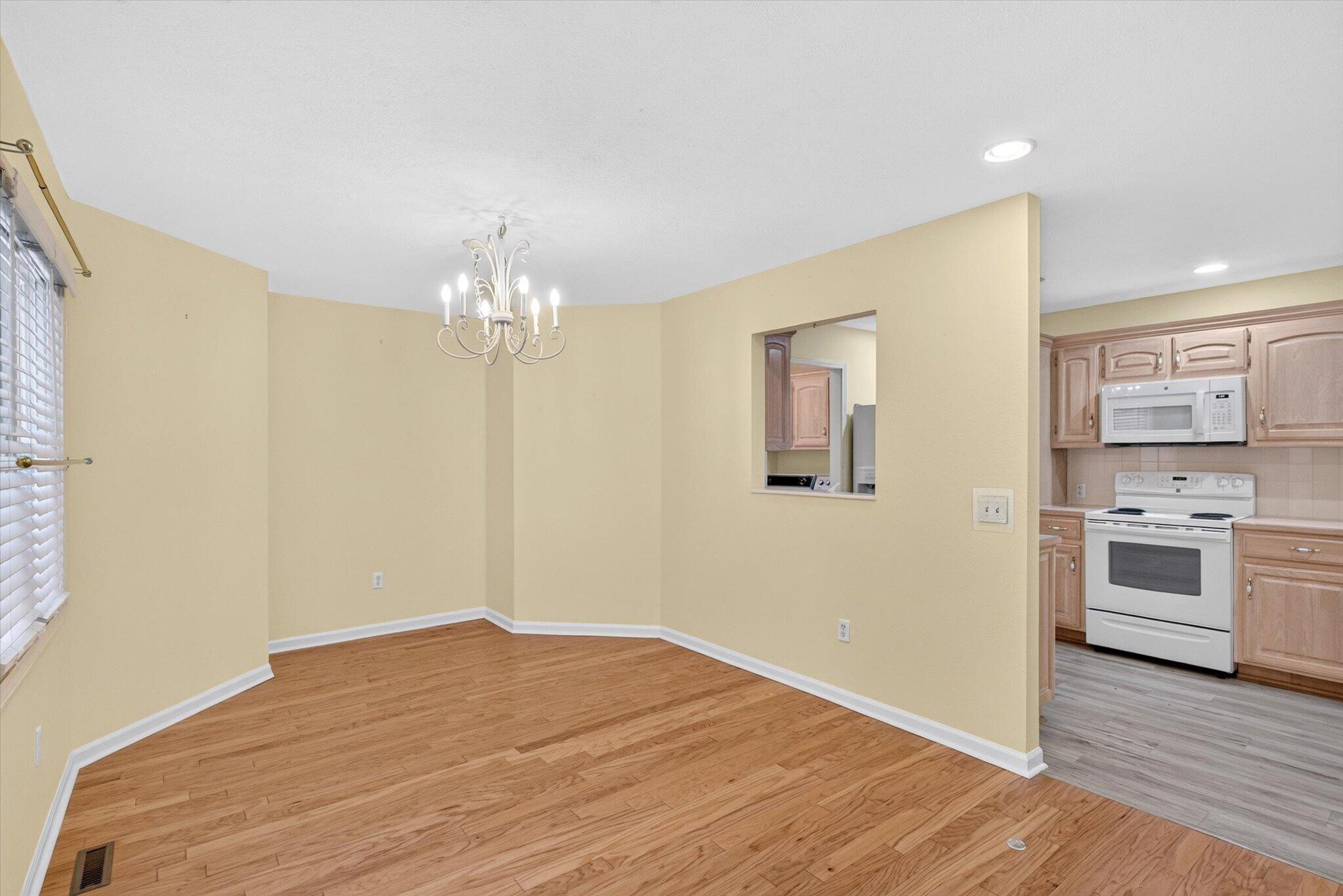 1333 West Edgewood Street Property Photo 9